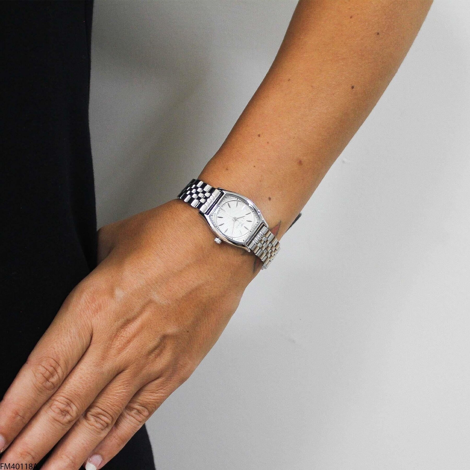 Ferro FM40118A Çelik Kordonlu Kadın Kol Saati