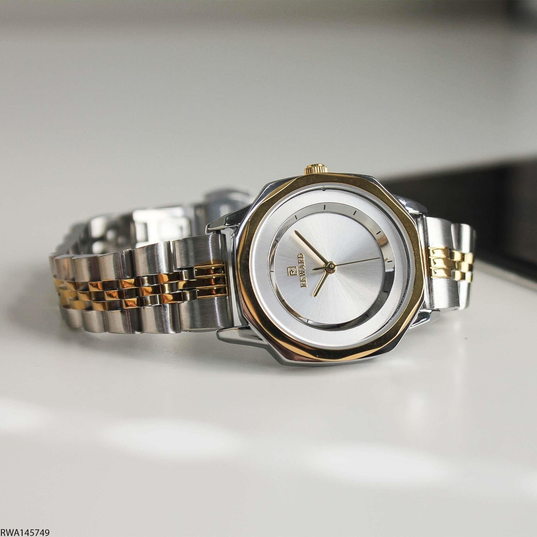 Reward RWA145749 Çelik Kordonlu Kadın Kol Saati