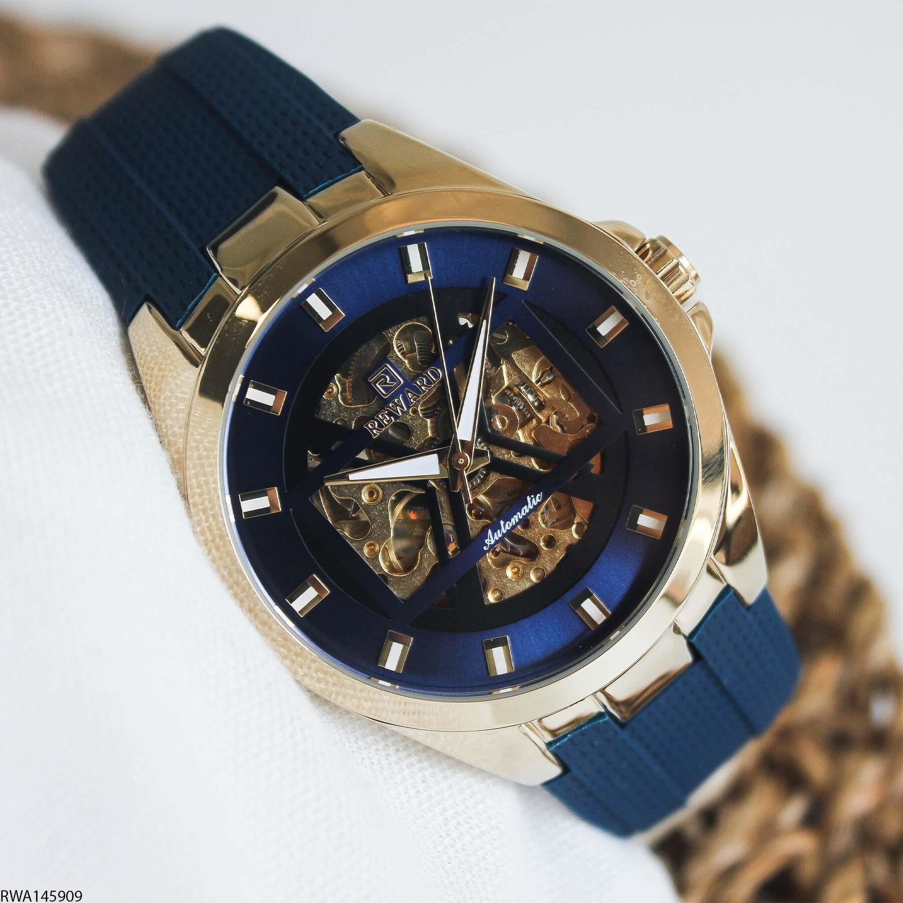 Reward RWA145909 Silikon Kordonlu Otomatik Erkek Kol Saati