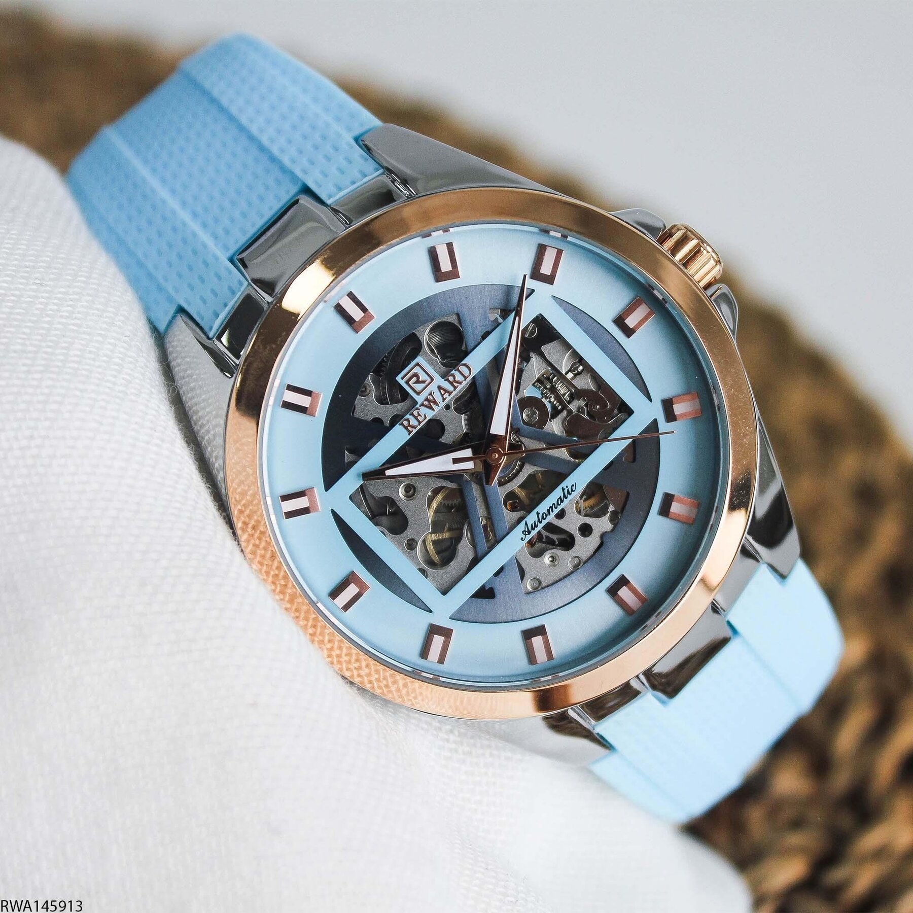 Reward RWA145913 Silikon Kordonlu Otomatik Erkek Kol Saati