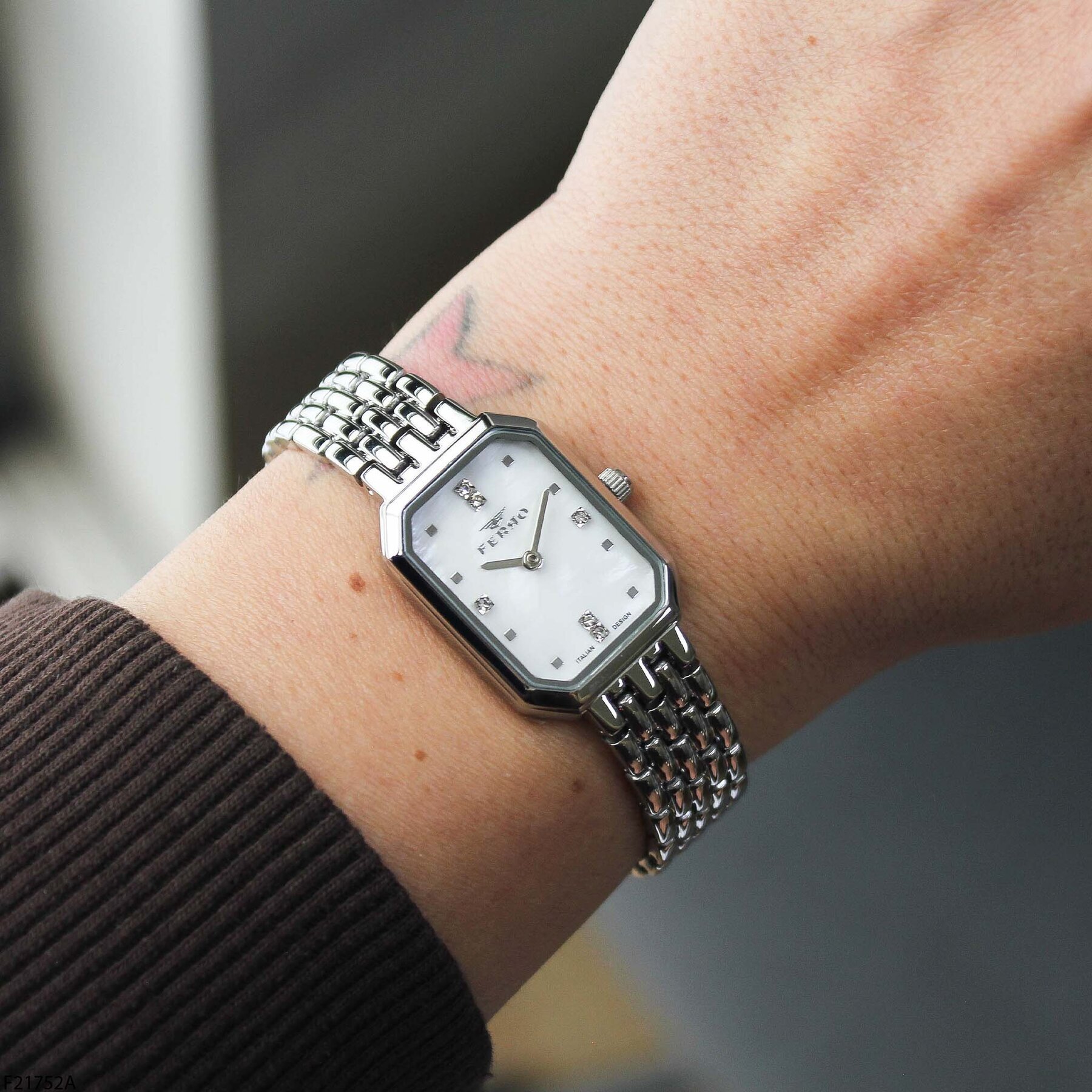 Ferro F21752A Çelik Kordonlu Kadın Kol Saati