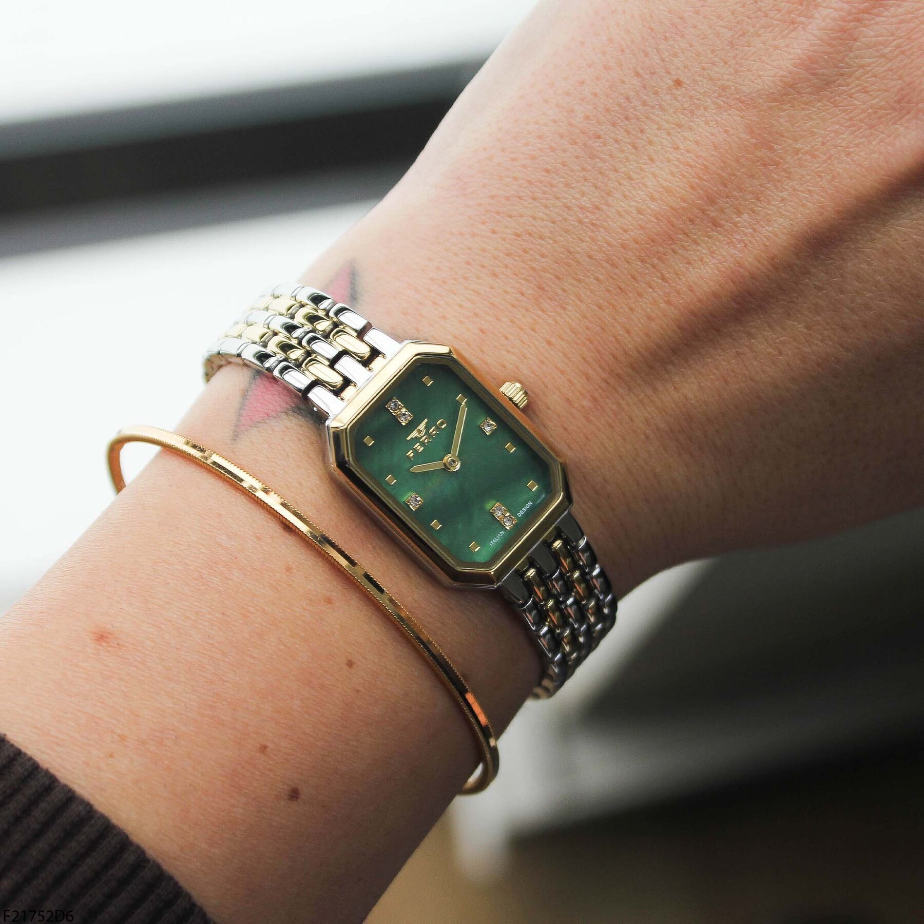 Ferro F21752D6 Çelik Kordonlu Kadın Kol Saati