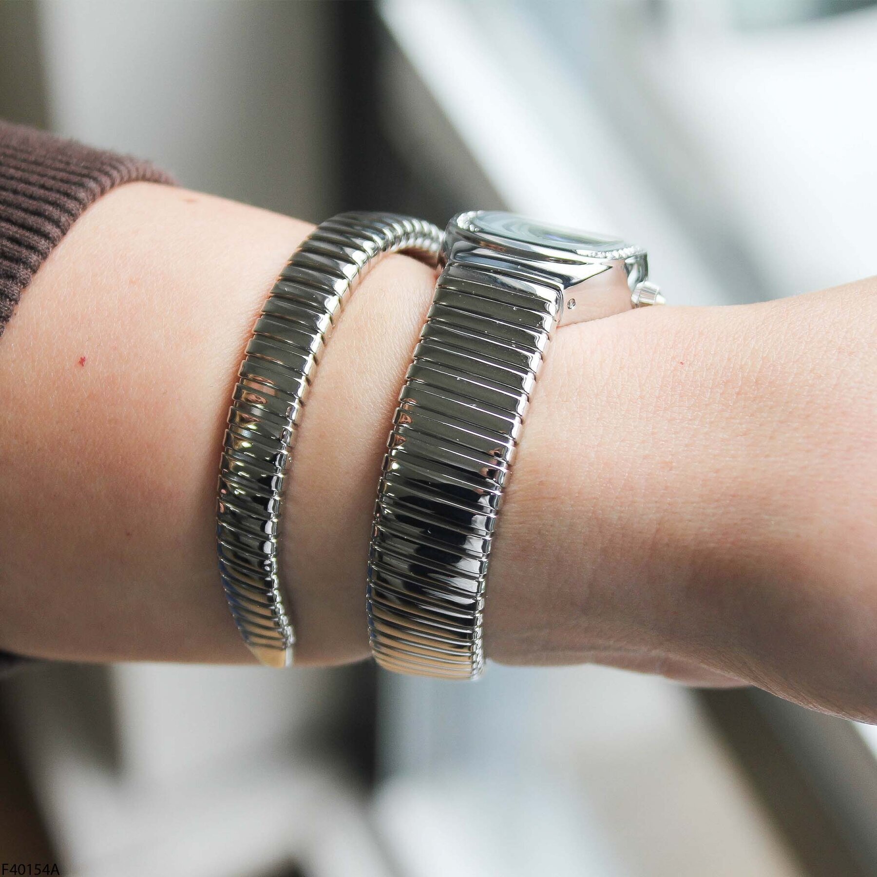 Ferro F40154A Çelik Kordonlu Kadın Kol Saati