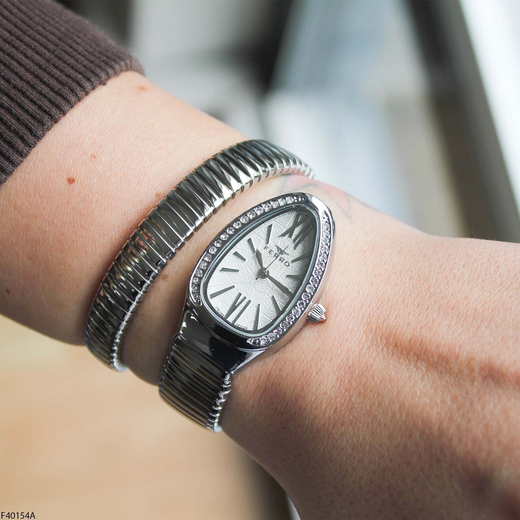 Ferro F40154A Çelik Kordonlu Kadın Kol Saati