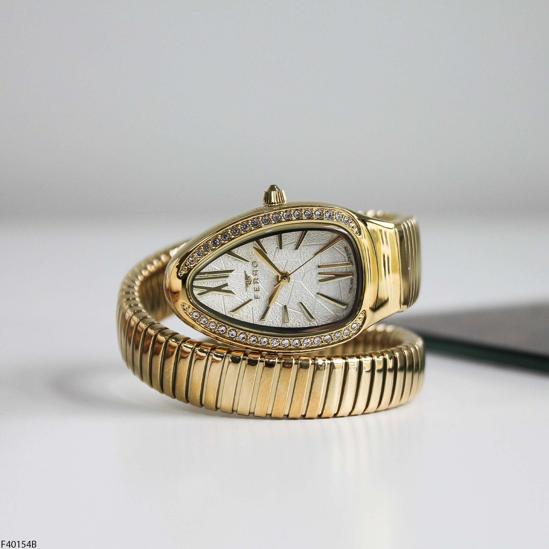 Ferro F40154B Çelik Kordonlu Kadın Kol Saati