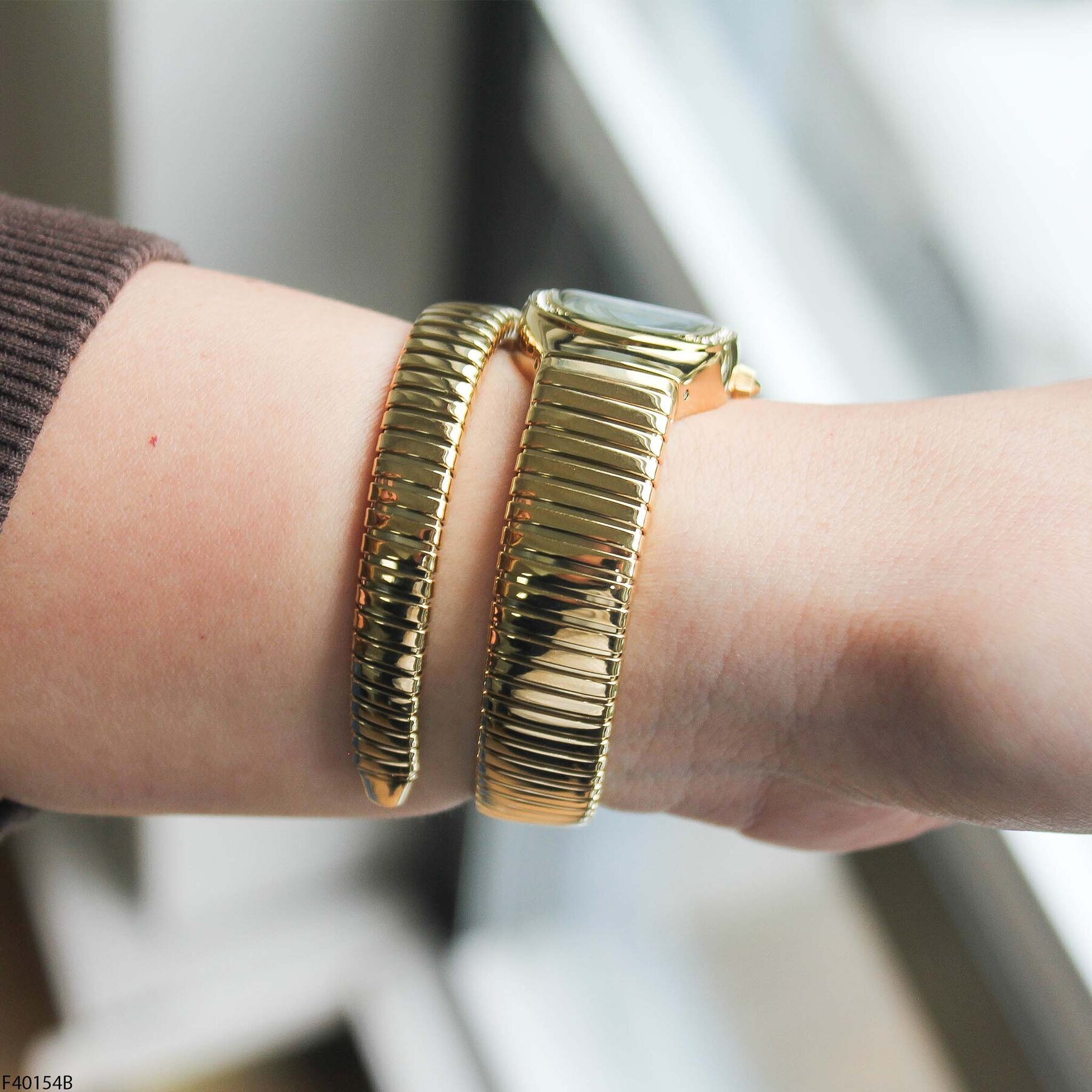 Ferro F40154B Çelik Kordonlu Kadın Kol Saati