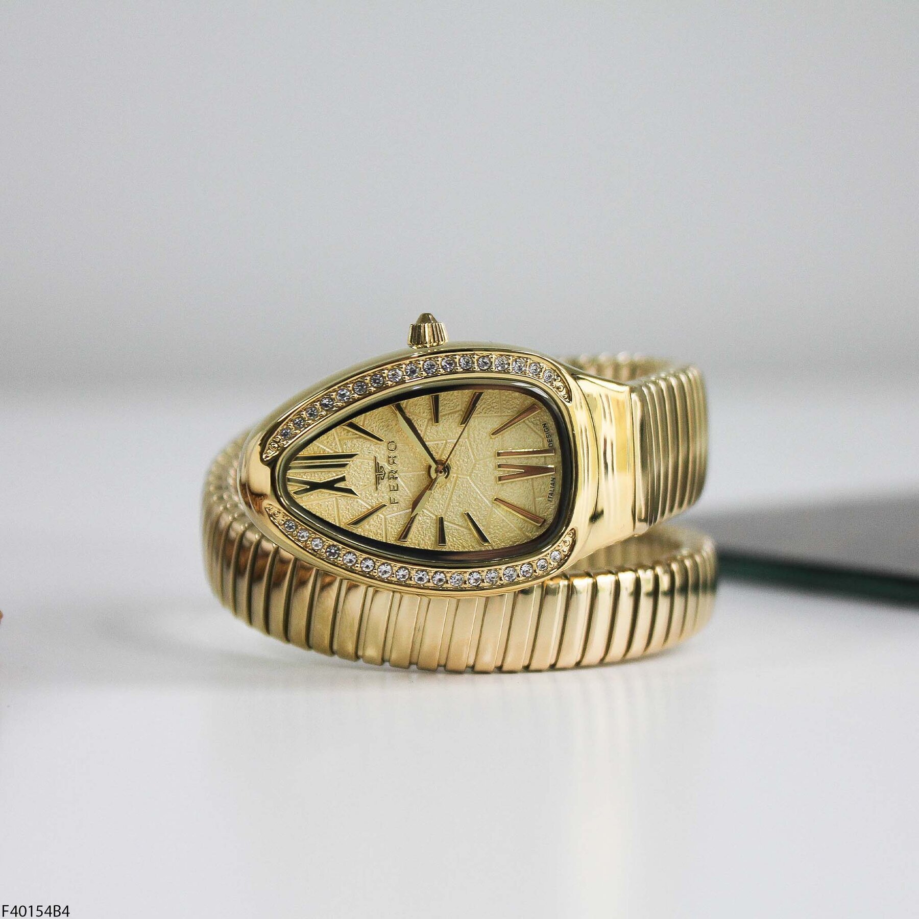 Ferro F40154B4 Çelik Kordonlu Kadın Kol Saati