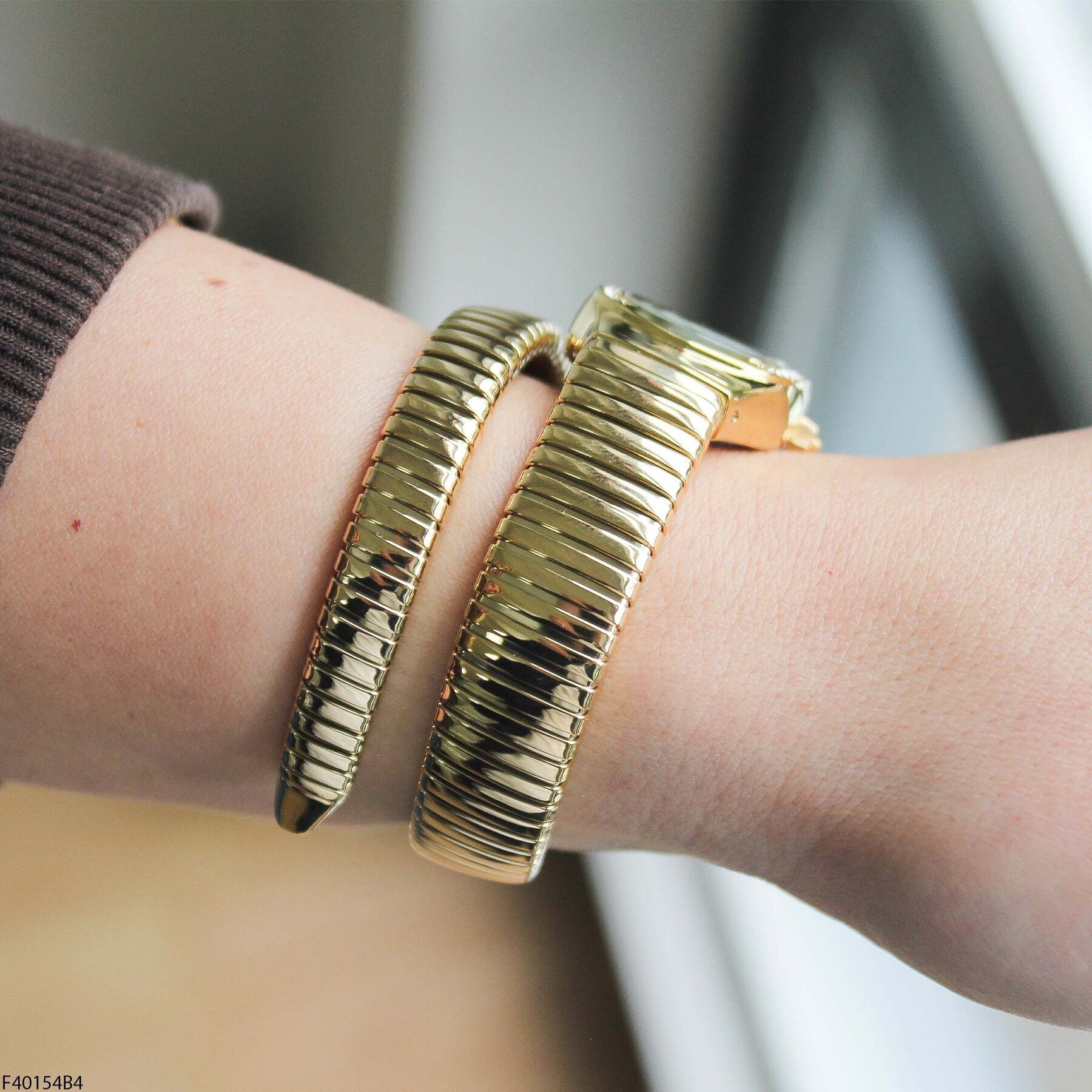 Ferro F40154B4 Çelik Kordonlu Kadın Kol Saati