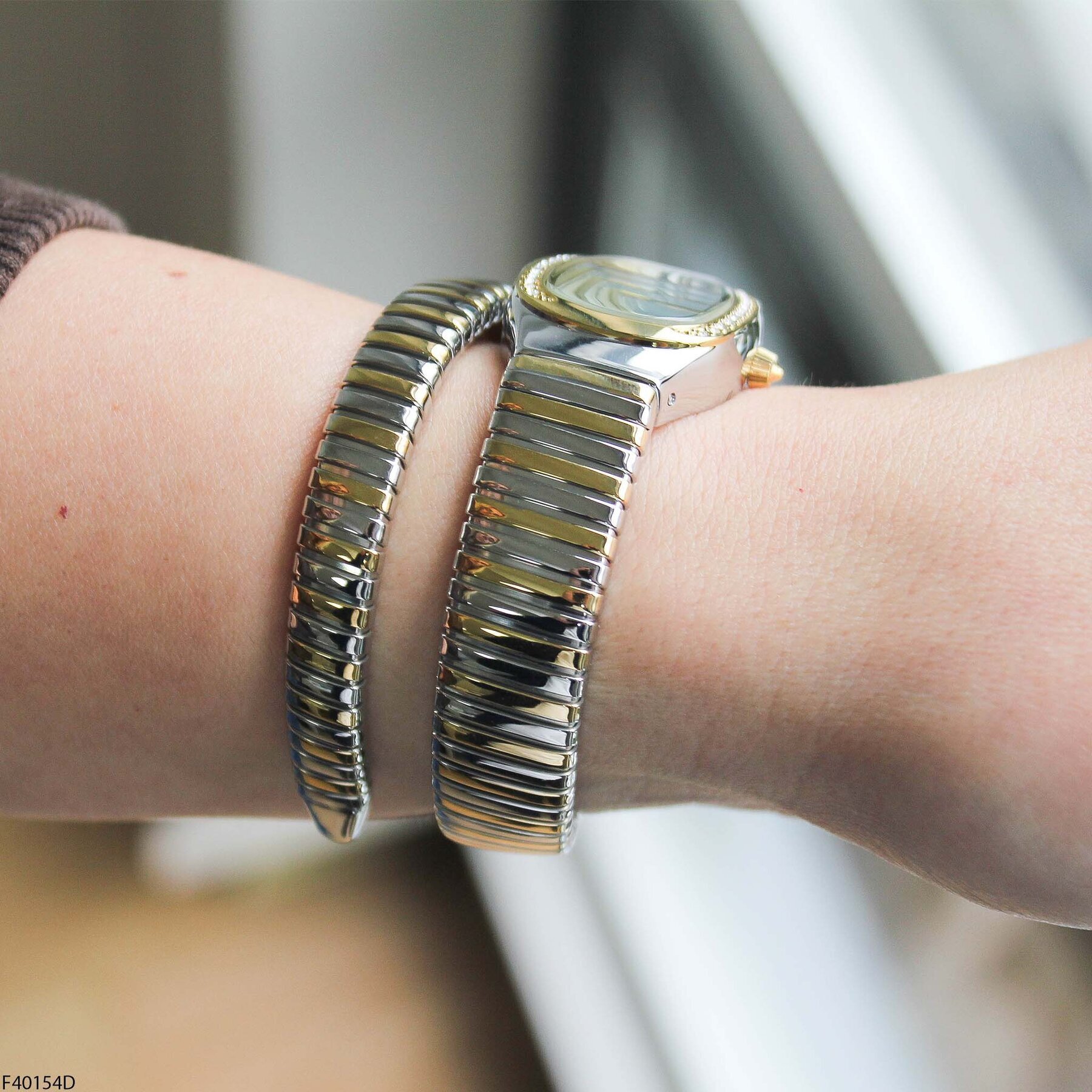 Ferro F40154D Çelik Kordonlu Kadın Kol Saati