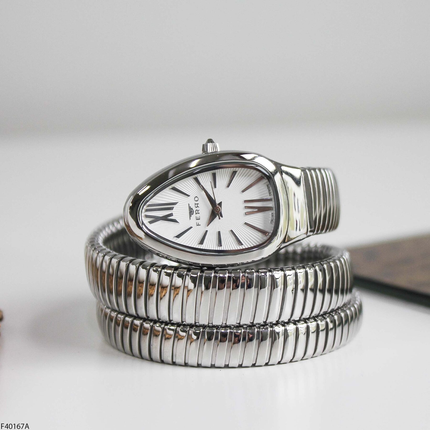 Ferro F40167A Çelik Kordonlu Kadın Kol Saati