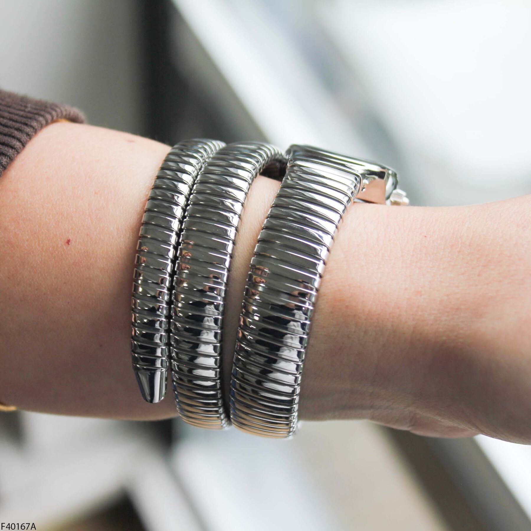 Ferro F40167A Çelik Kordonlu Kadın Kol Saati