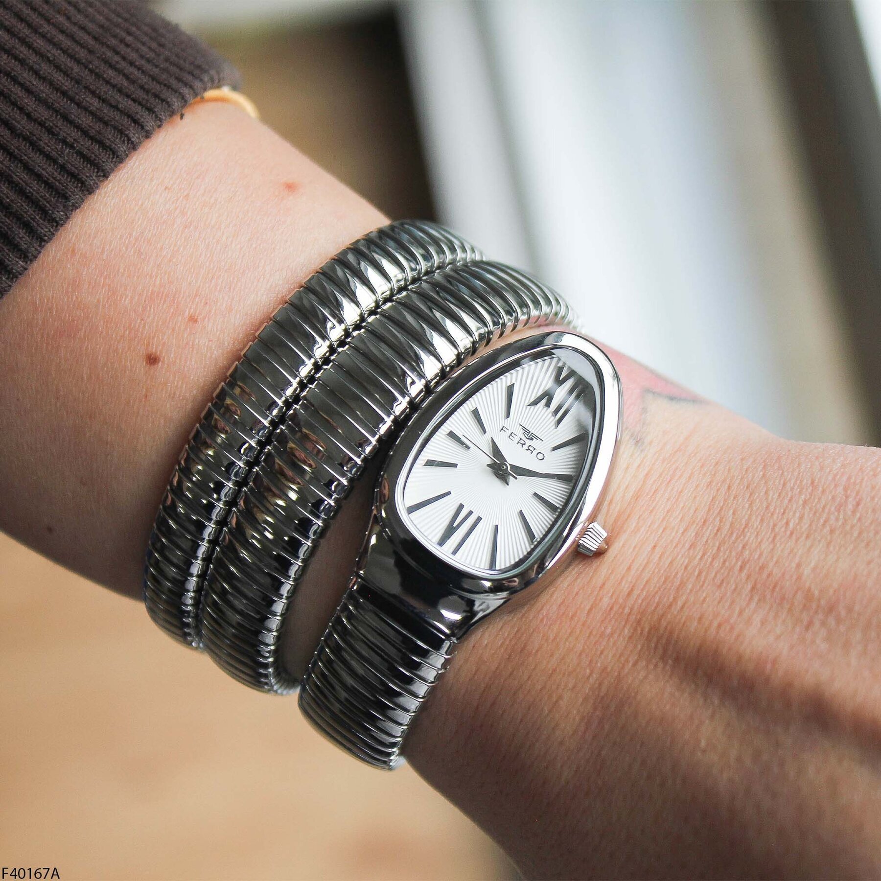 Ferro F40167A Çelik Kordonlu Kadın Kol Saati