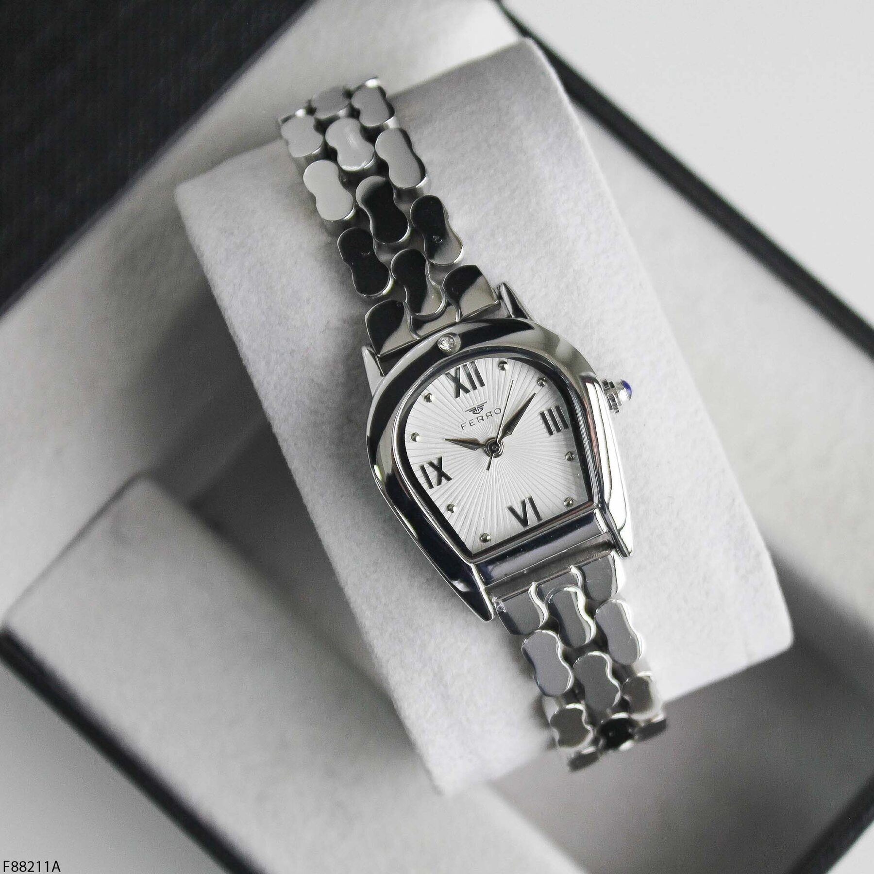 Ferro F88211A Çelik Kordonlu Kadın Kol Saati