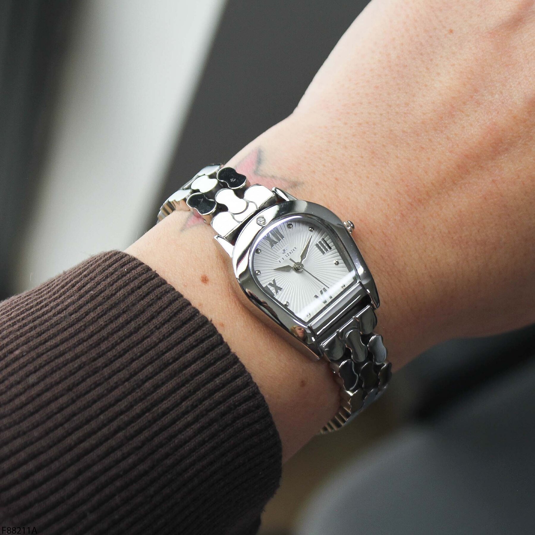 Ferro F88211A Çelik Kordonlu Kadın Kol Saati