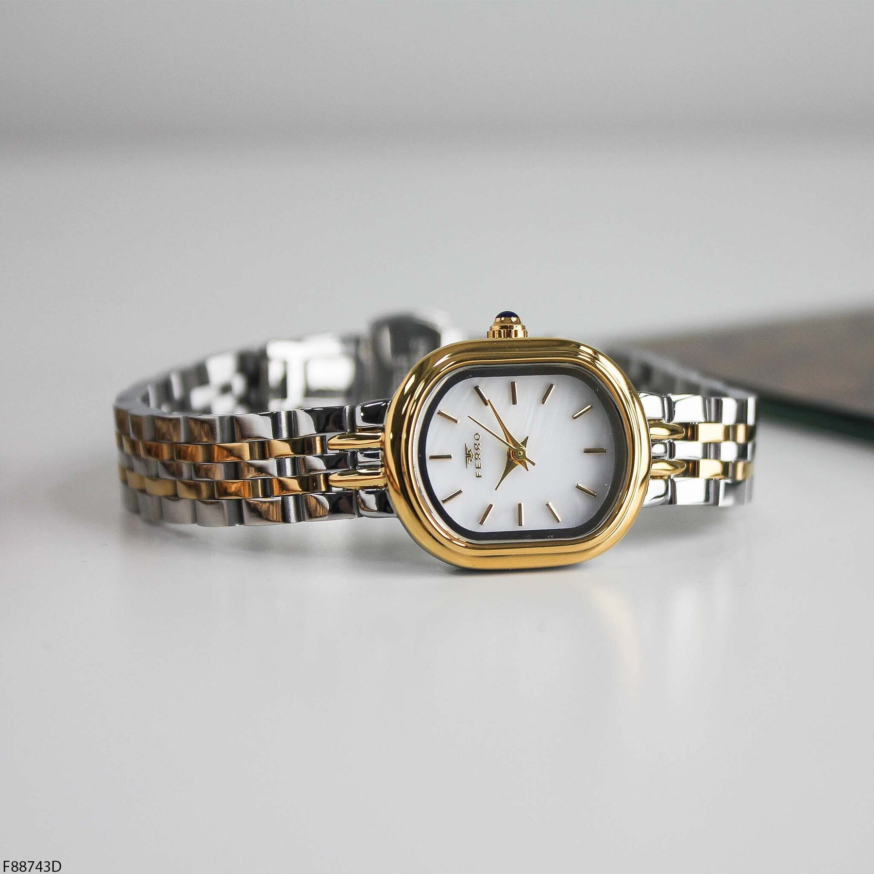 Ferro F88743D Çelik Kordonlu Kadın Kol Saati