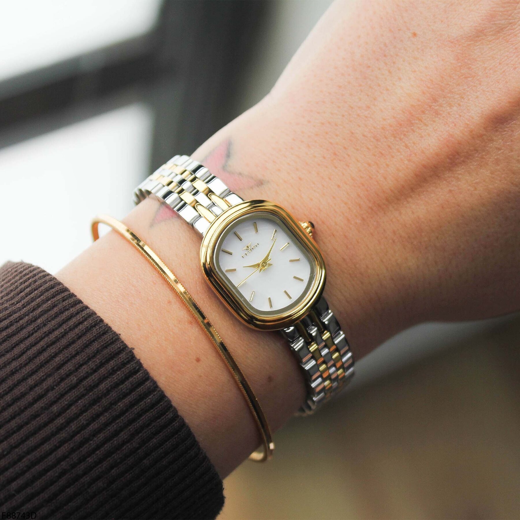 Ferro F88743D Çelik Kordonlu Kadın Kol Saati