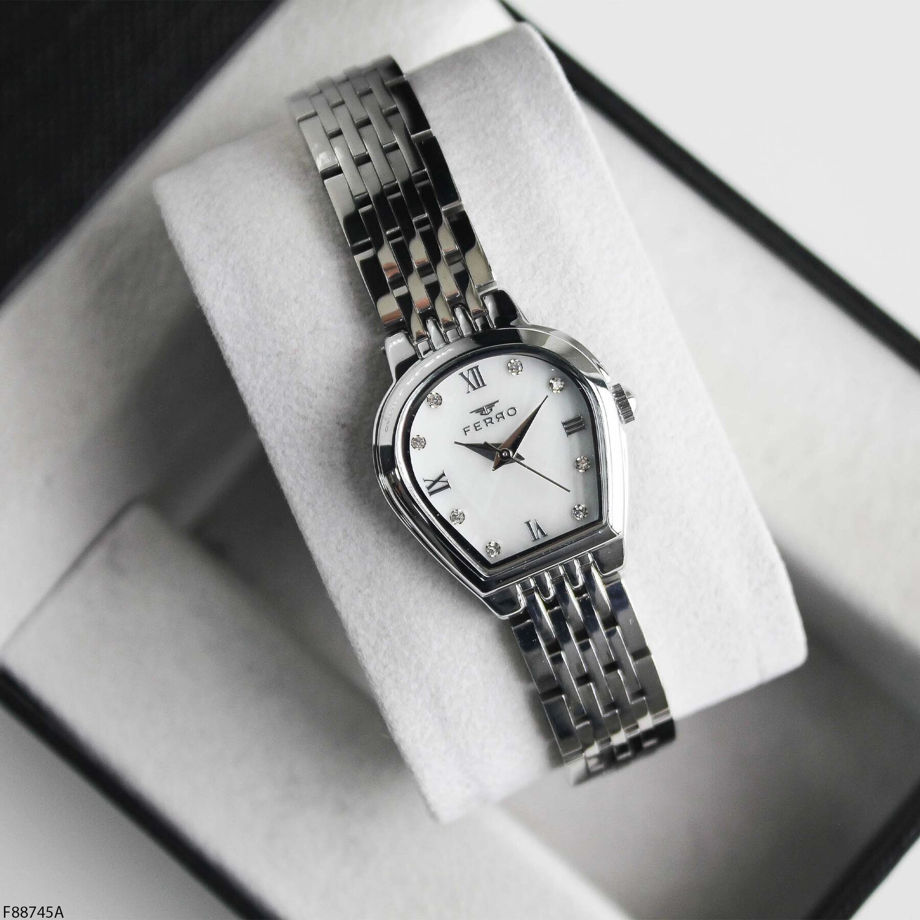 Ferro F88745A Çelik Kordonlu Kadın Kol Saati