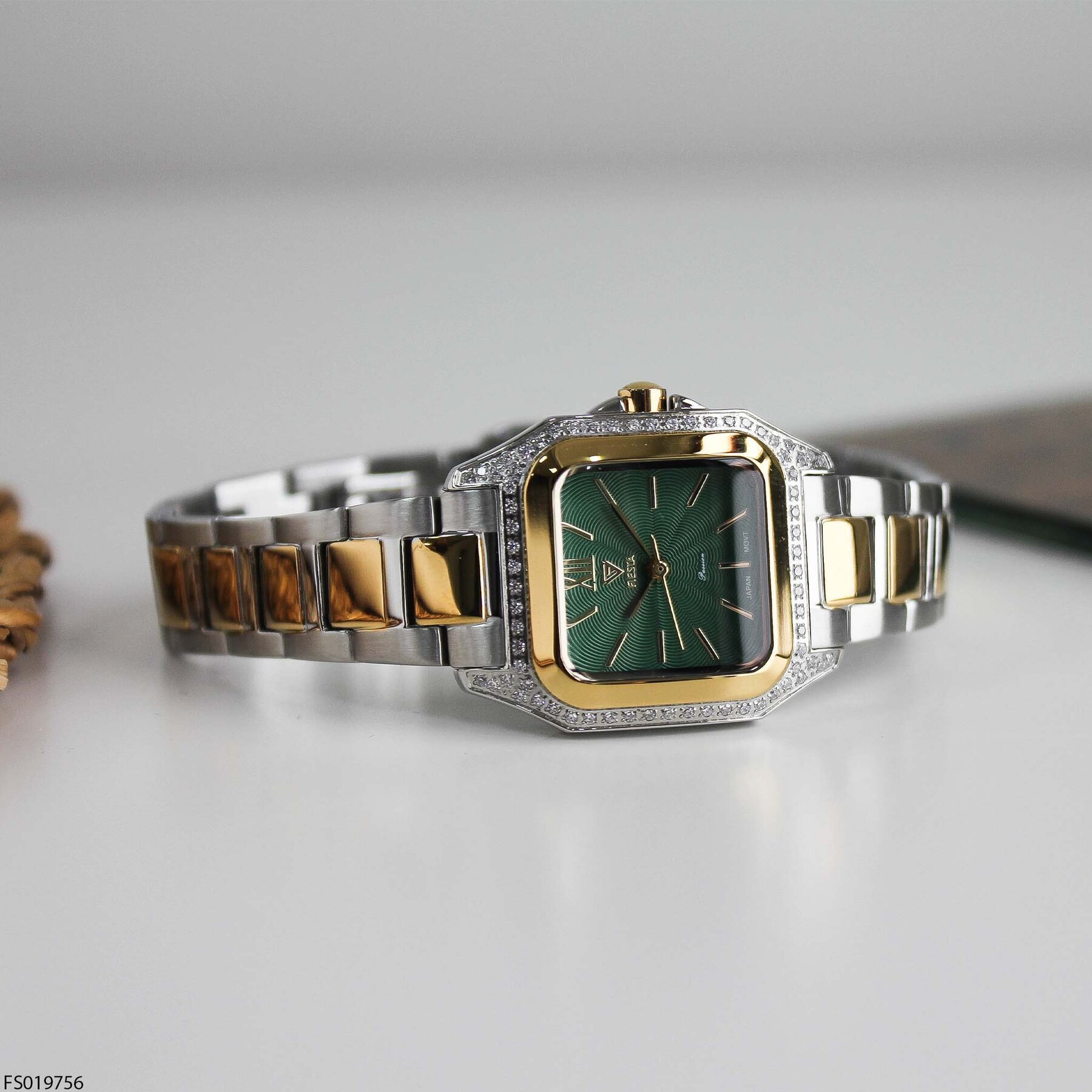 Fiesta FS019756 Çelik Kordonlu Kadın Kol Saati