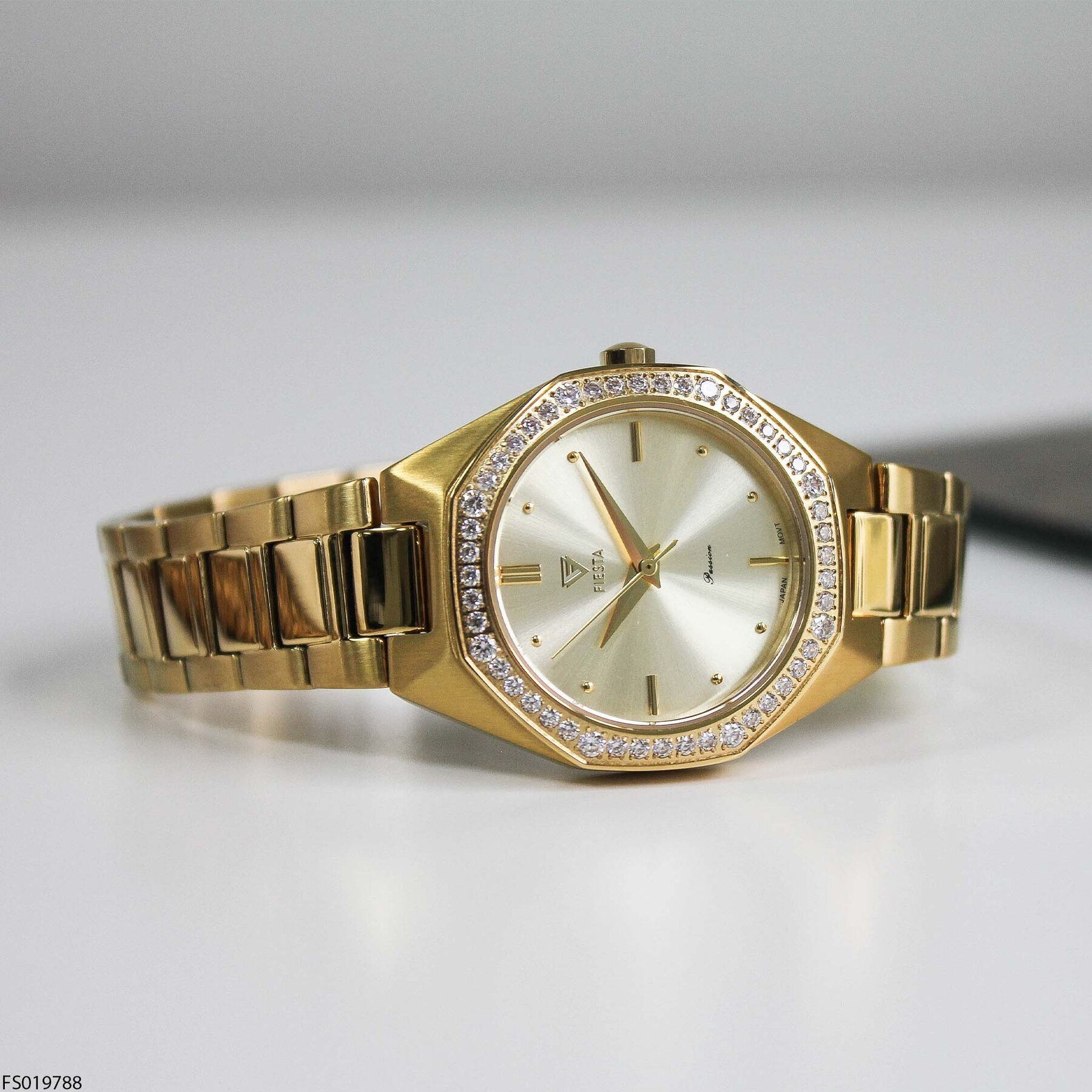 Fiesta FS019788 Çelik Kordonlu Kadın Kol Saati