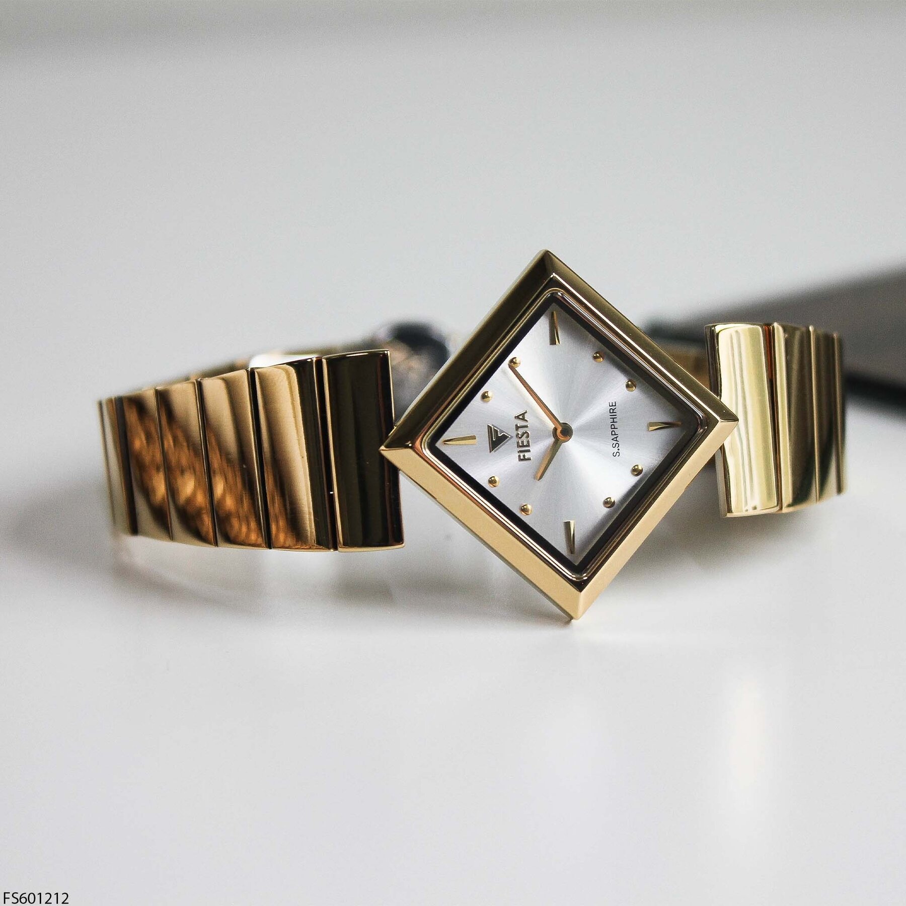 Fiesta FS601212 Çelik Kordonlu Kadın Kol Saati