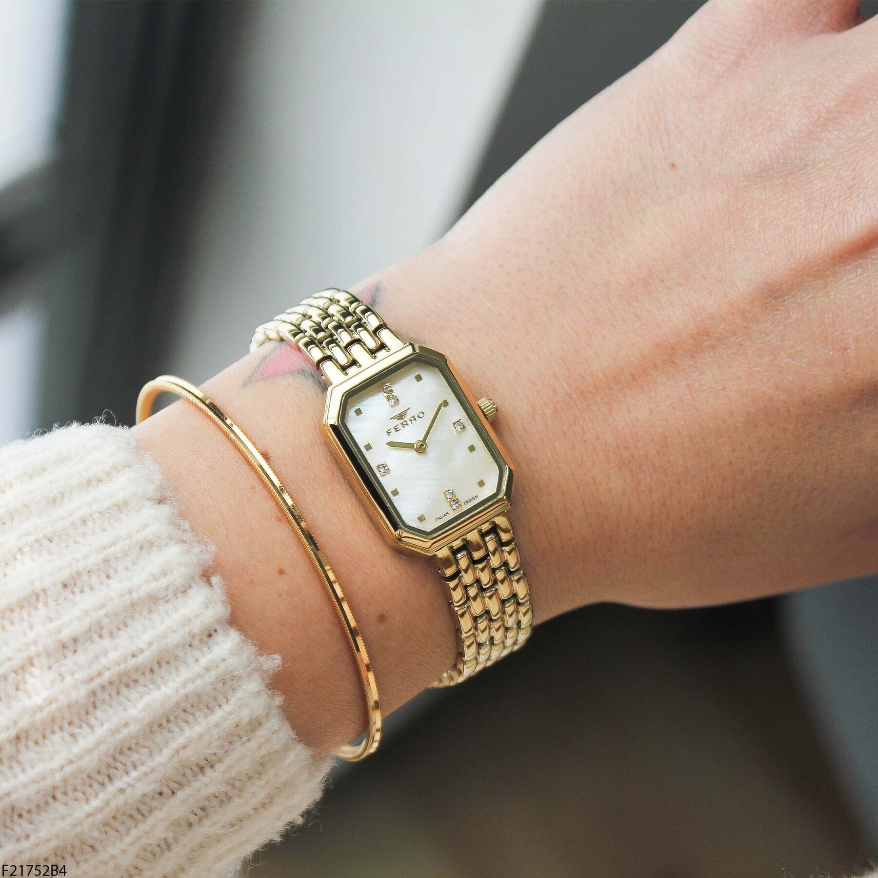 Ferro F21752B4 Çelik Kordonlu Kadın Kol Saati