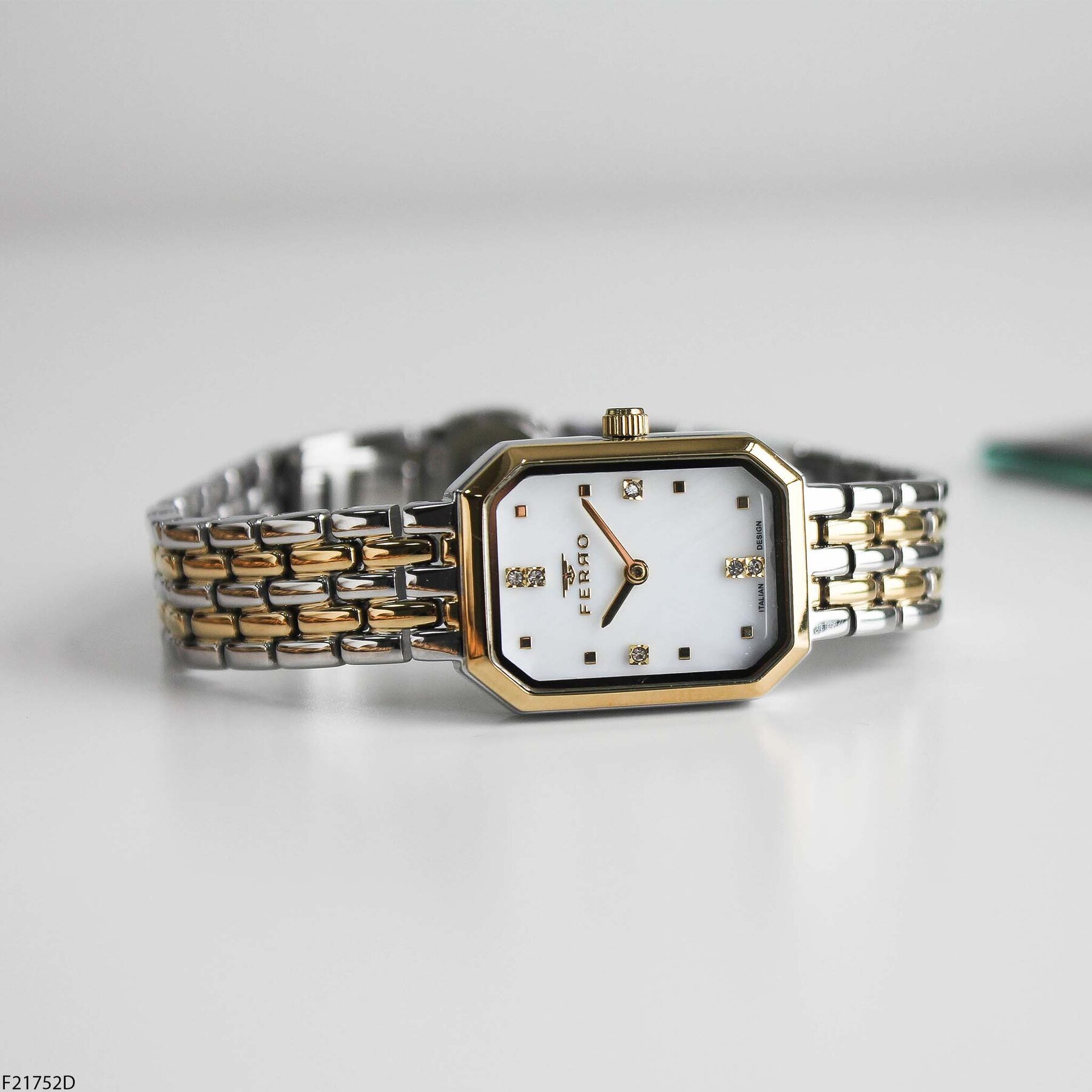 Ferro F21752D Çelik Kordonlu Kadın Kol Saati