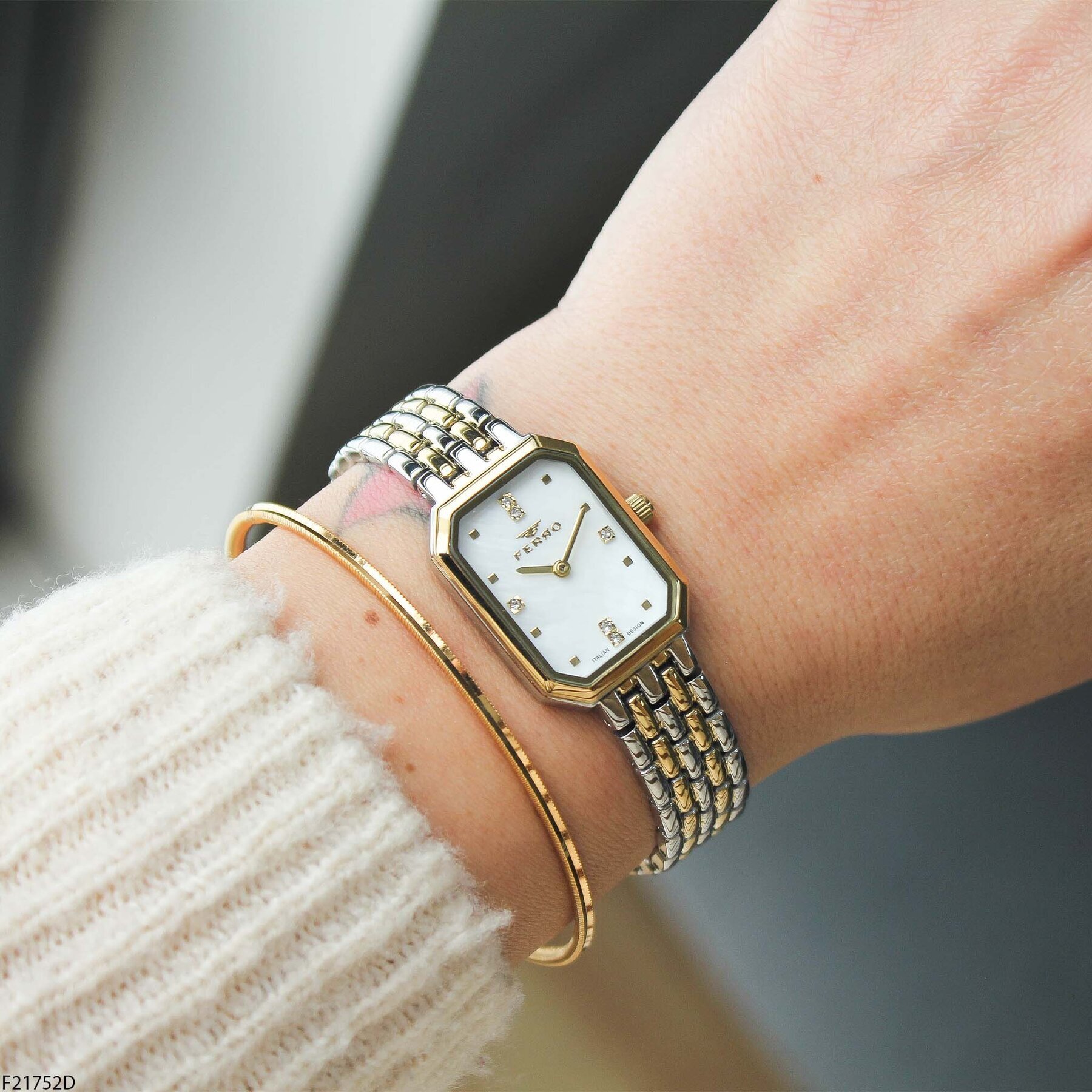 Ferro F21752D Çelik Kordonlu Kadın Kol Saati