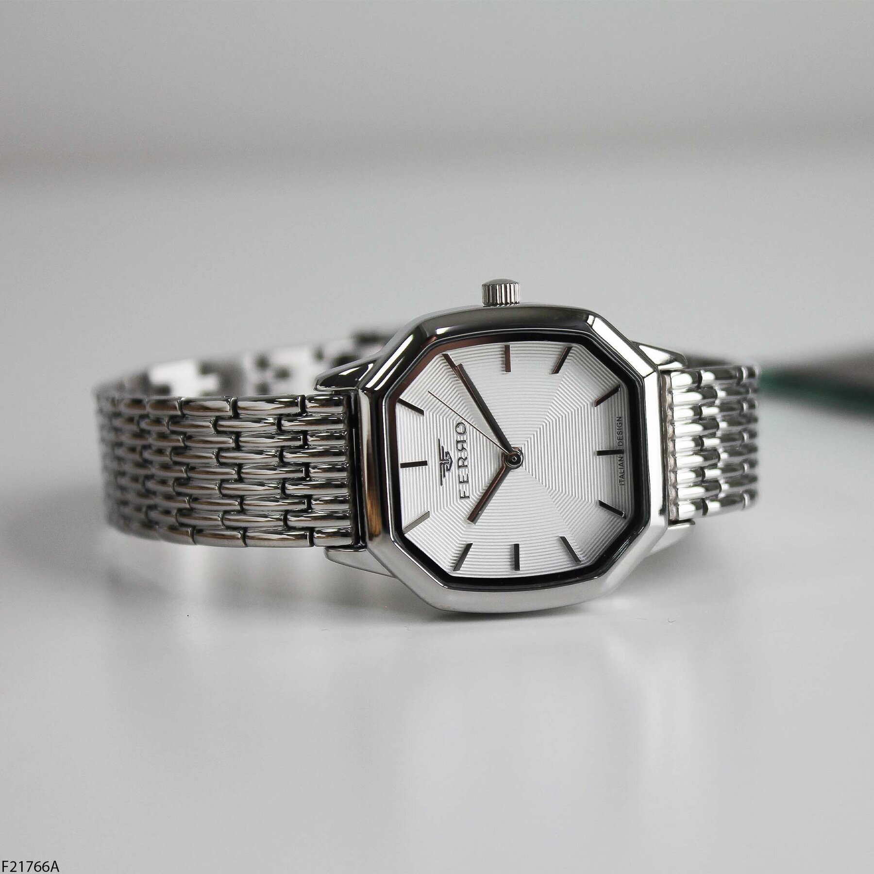 Ferro F21766A Çelik Kordonlu Kadın Kol Saati