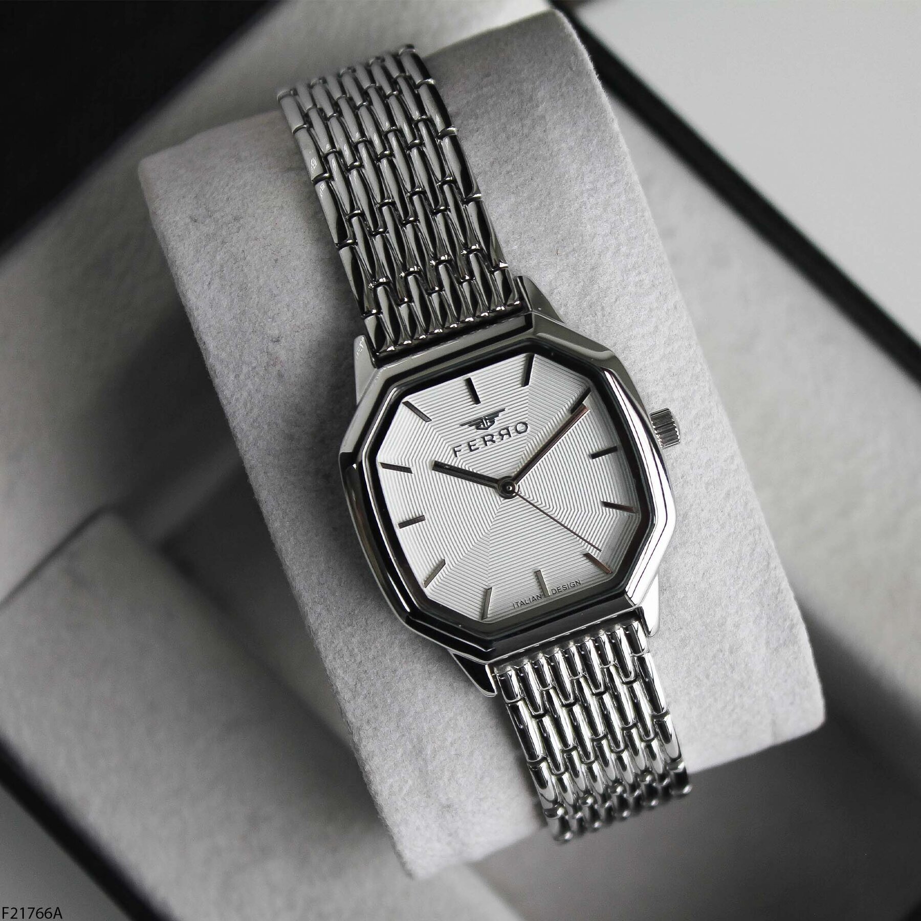 Ferro F21766A Çelik Kordonlu Kadın Kol Saati