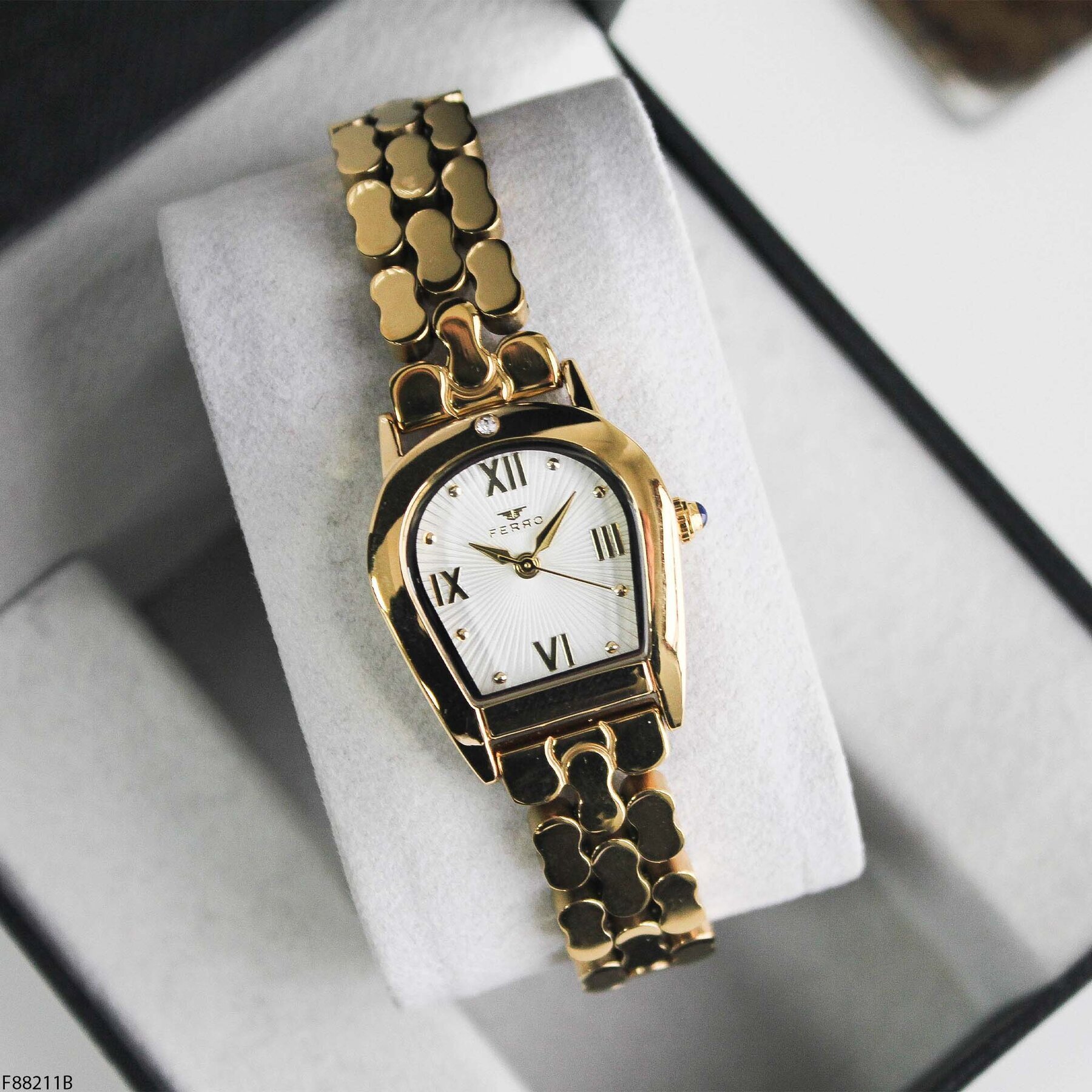 Ferro F88211B Çelik Kordonlu Kadın Kol Saati