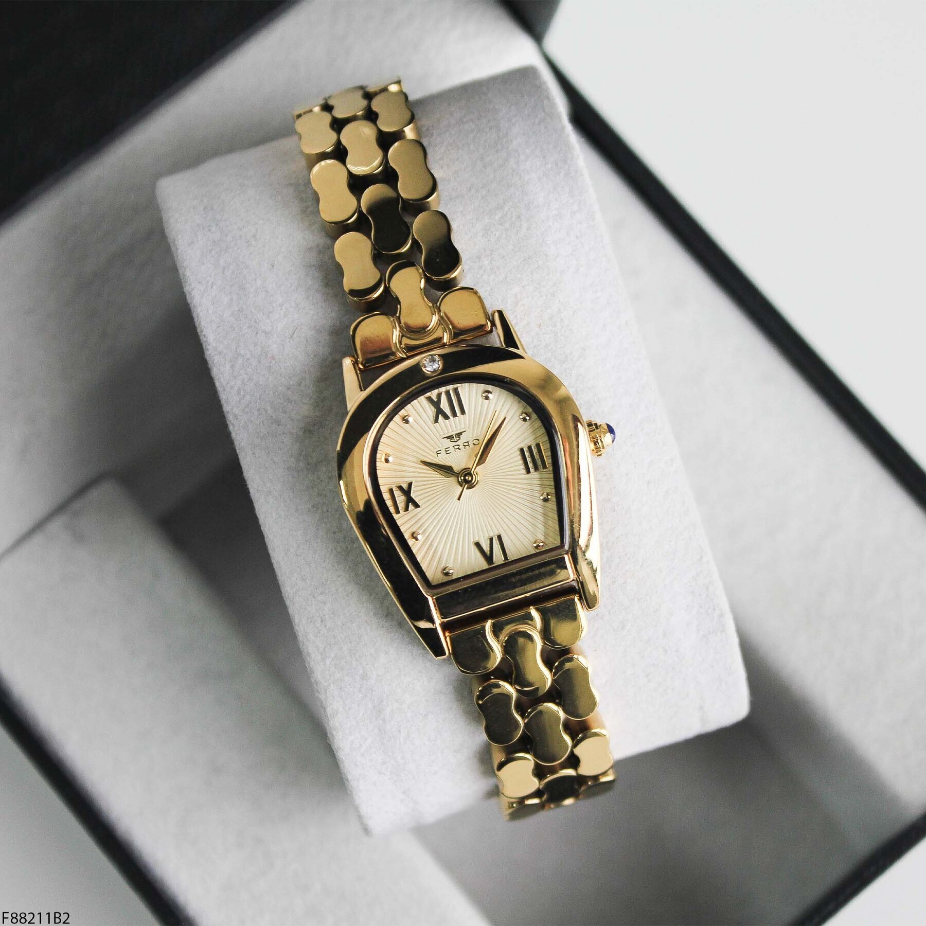 Ferro F88211B2 Çelik Kordonlu Kadın Kol Saati
