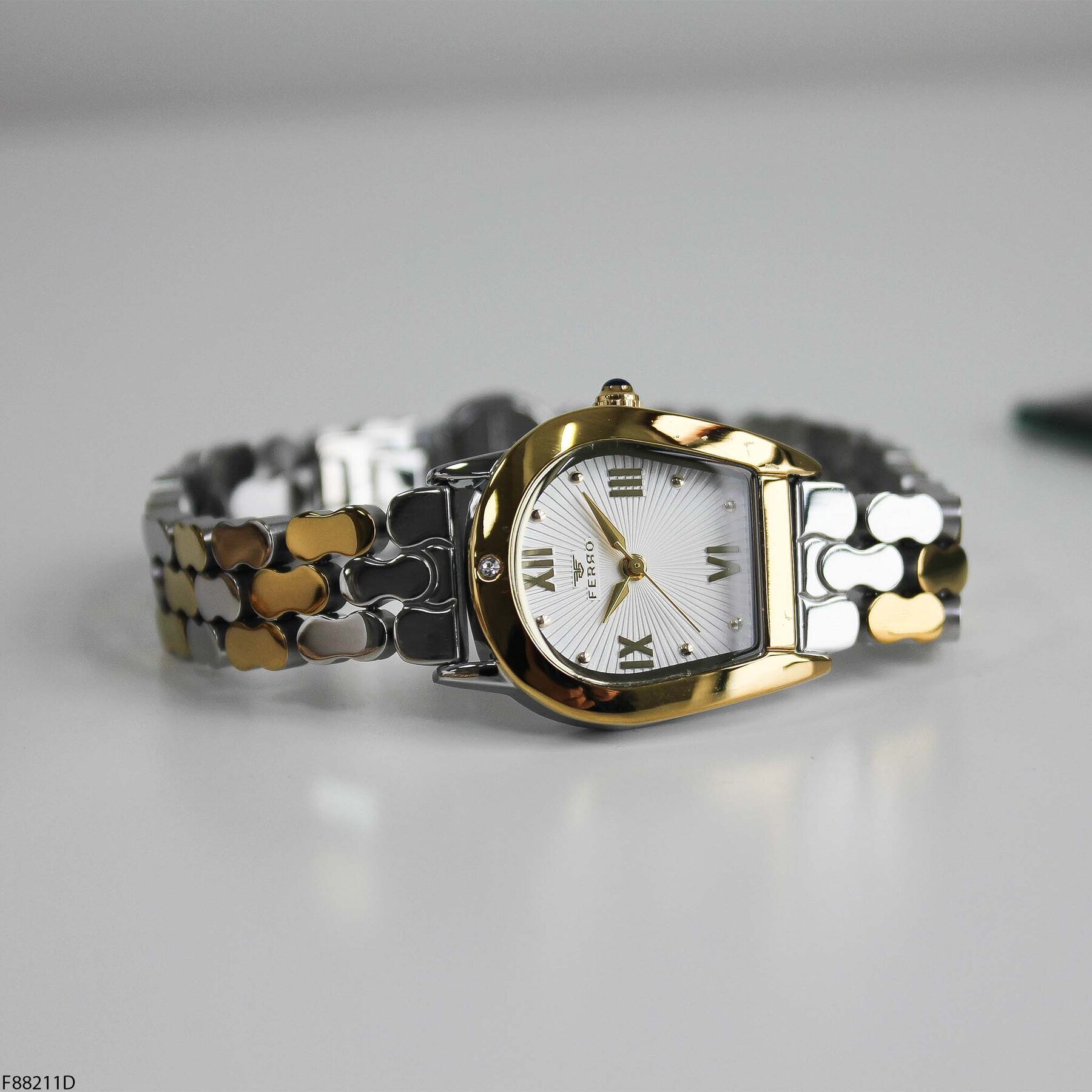 Ferro F88211D Çelik Kordonlu Kadın Kol Saati