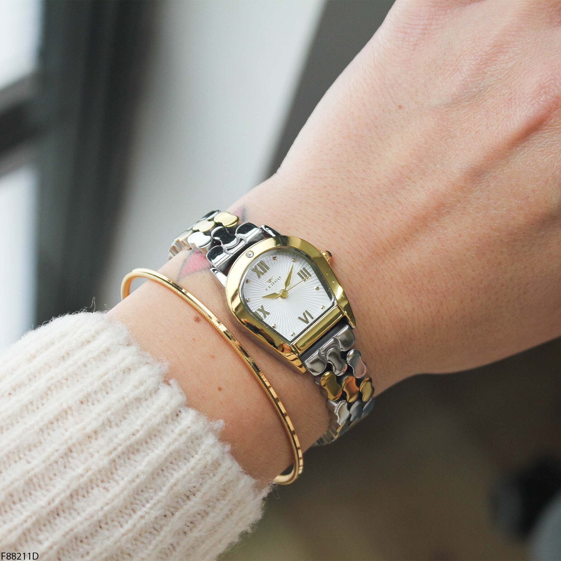 Ferro F88211D Çelik Kordonlu Kadın Kol Saati