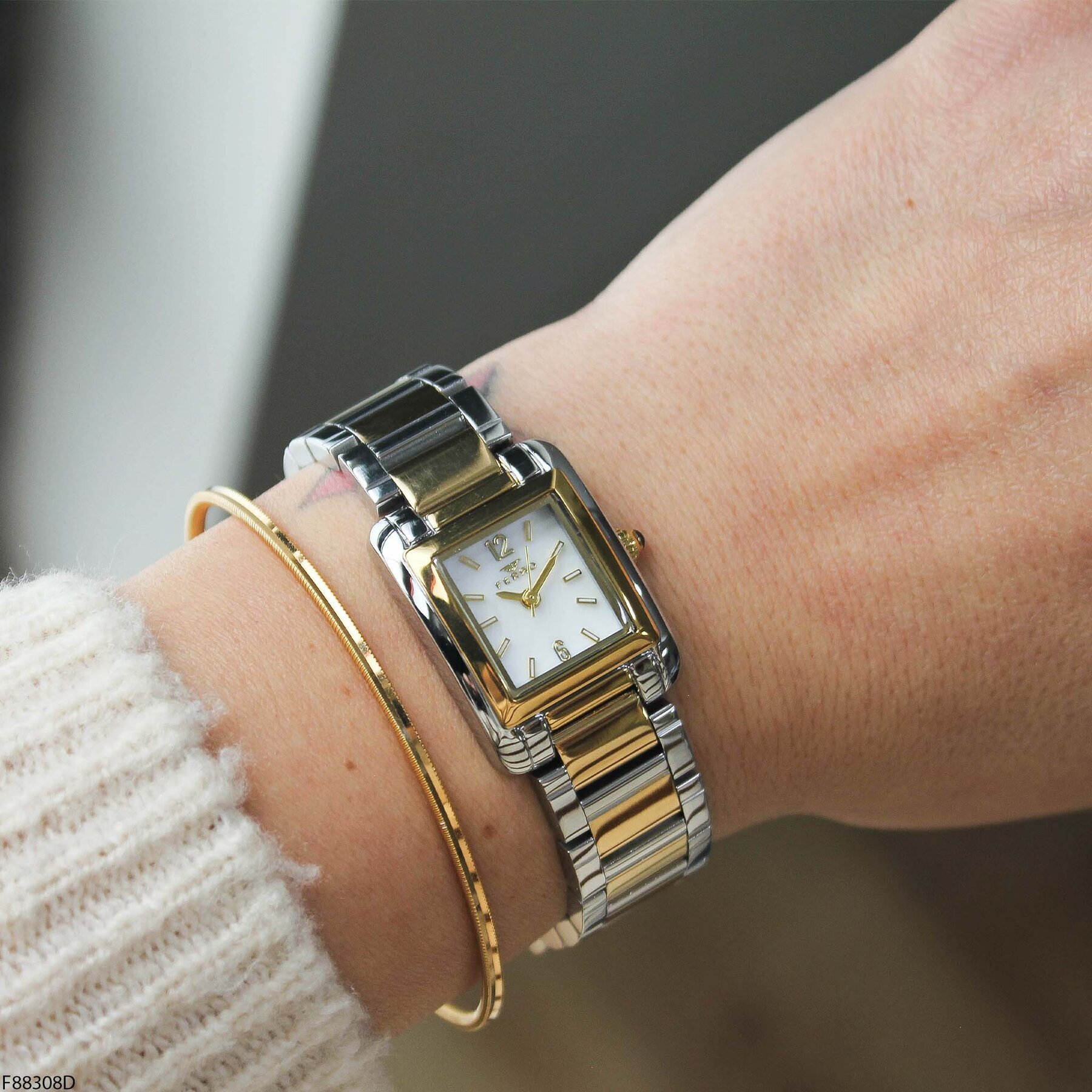 Ferro F88308D Çelik Kordonlu Kadın Kol Saati