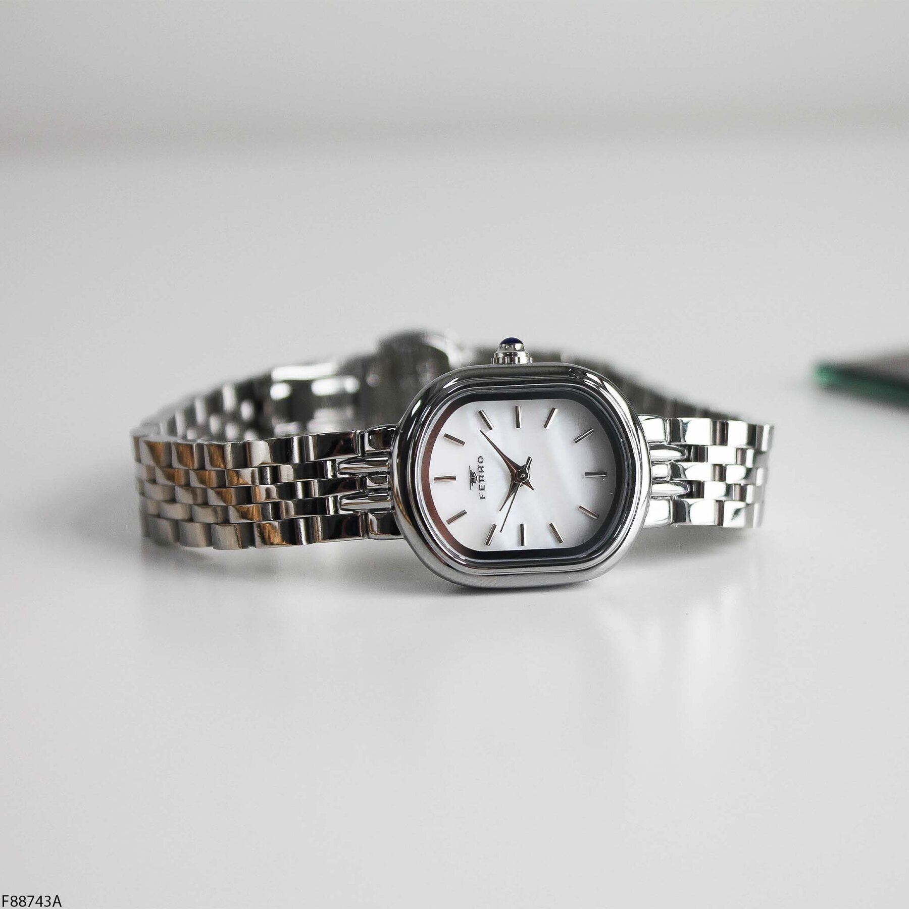 Ferro F88743A Çelik Kordonlu Kadın Kol Saati