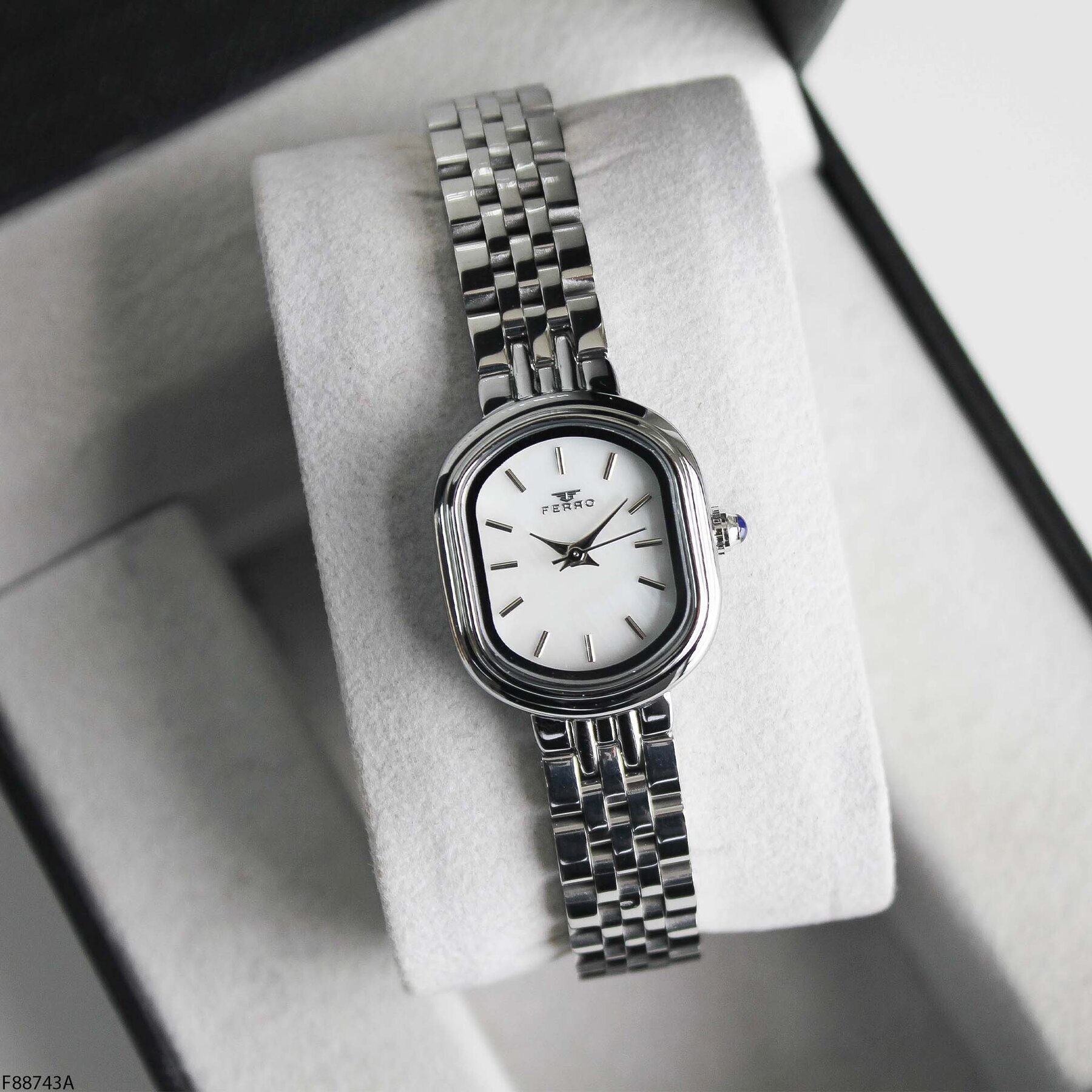 Ferro F88743A Çelik Kordonlu Kadın Kol Saati