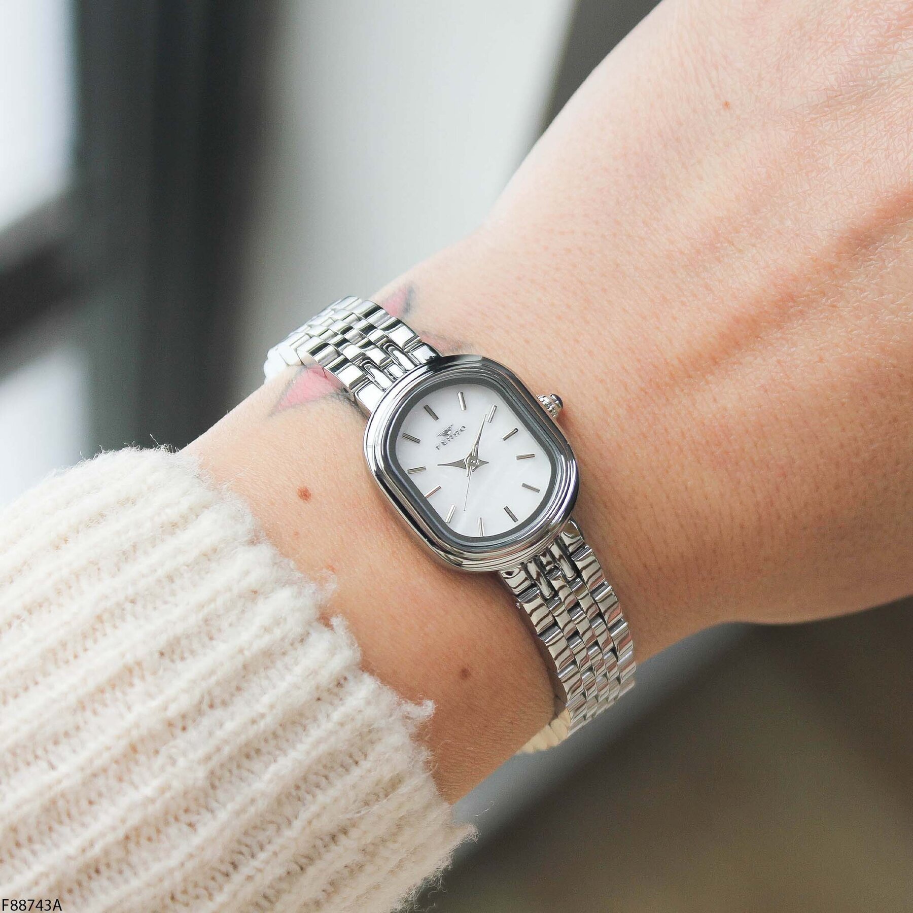 Ferro F88743A Çelik Kordonlu Kadın Kol Saati