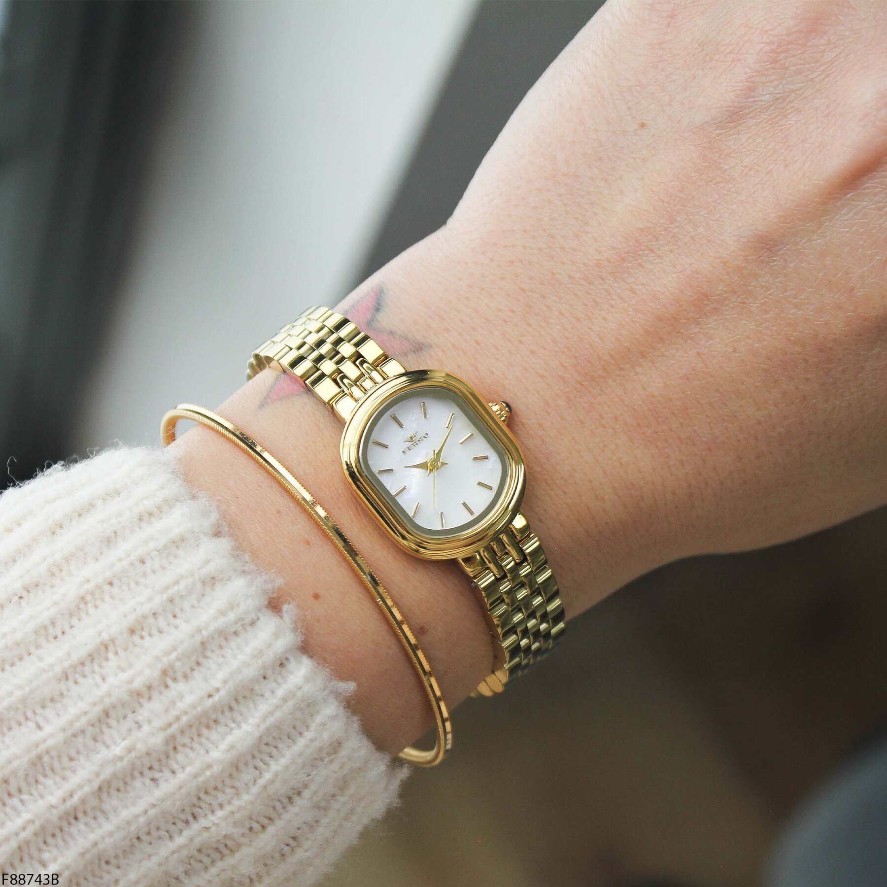 Ferro F88743B Çelik Kordonlu Kadın Kol Saati