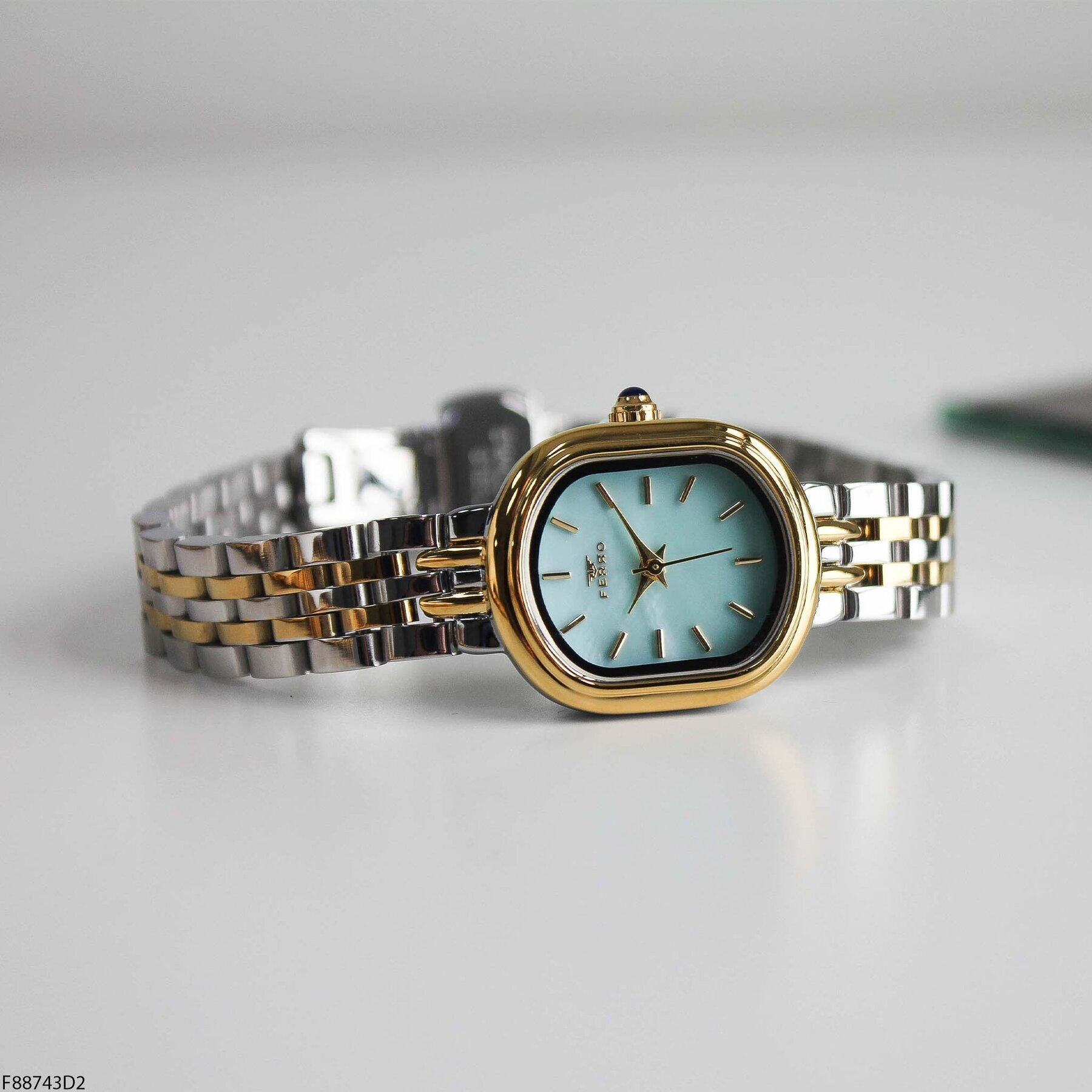 Ferro F88743D2 Çelik Kordonlu Kadın Kol Saati