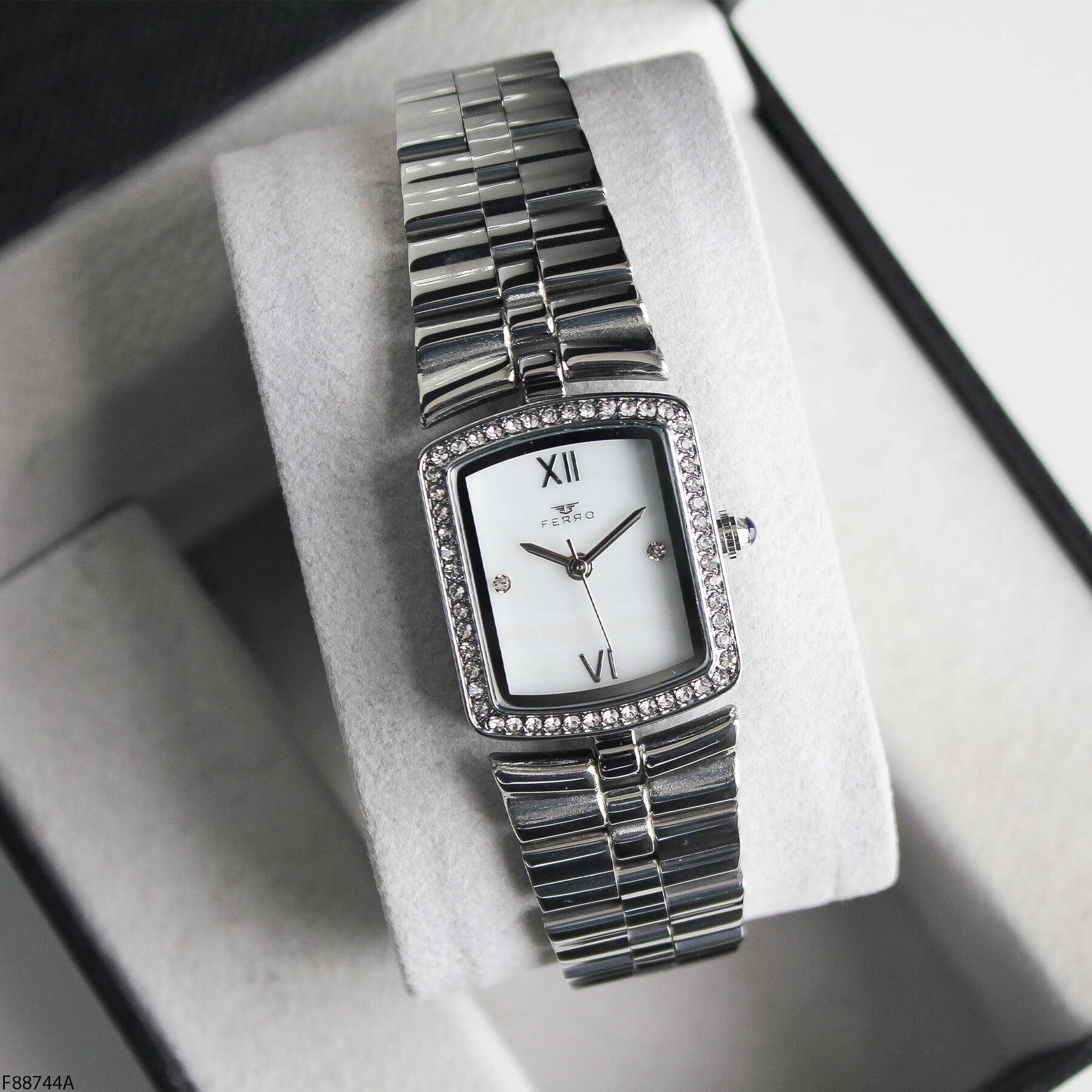 Ferro F88744A Çelik Kordonlu Kadın Kol Saati