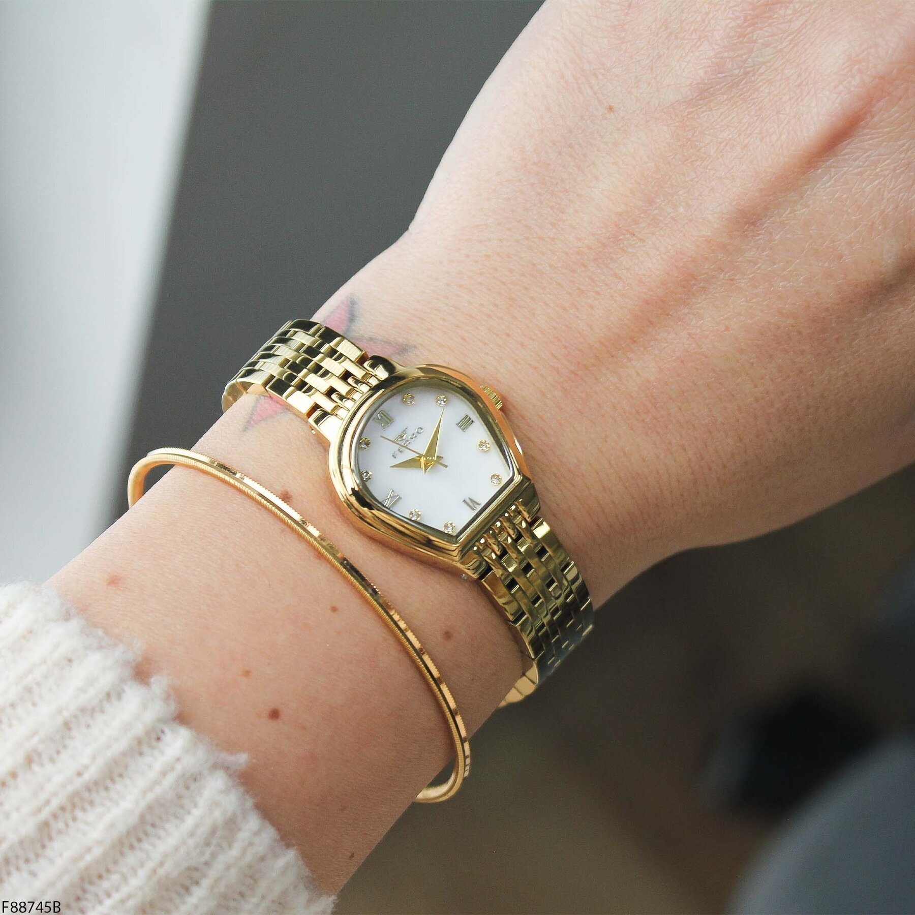 Ferro F88745B Çelik Kordonlu Kadın Kol Saati