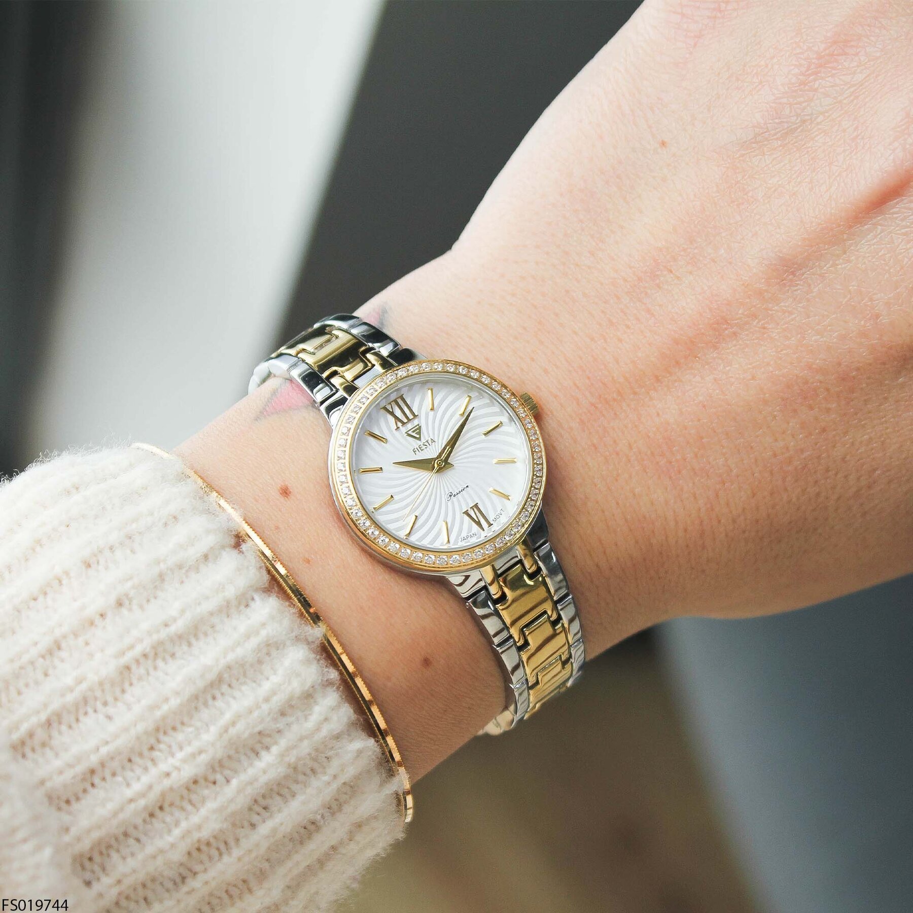 Fiesta FS019744 Çelik Kordonlu Kadın Kol Saati