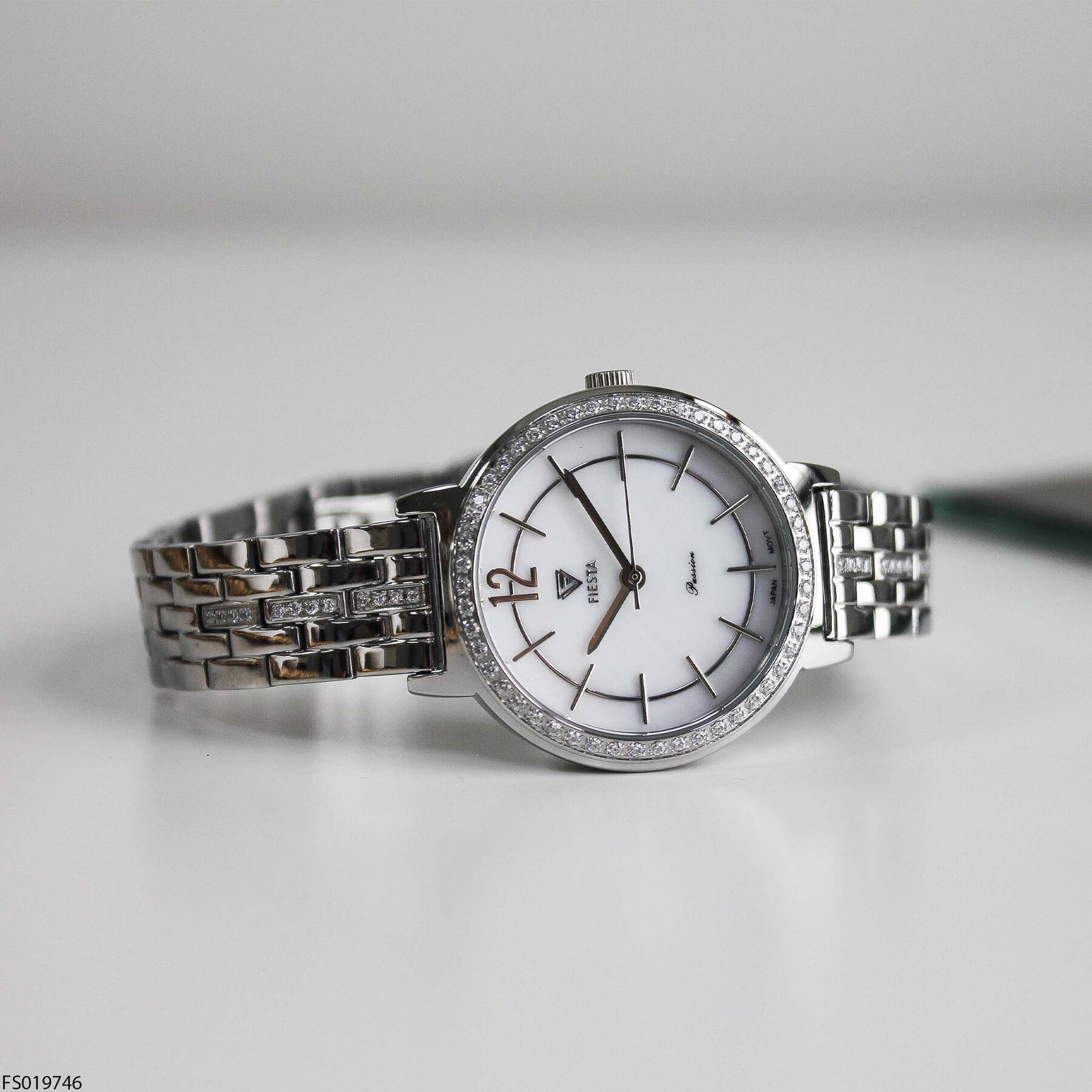 Fiesta FS019746 Çelik Kordonlu Kadın Kol Saati