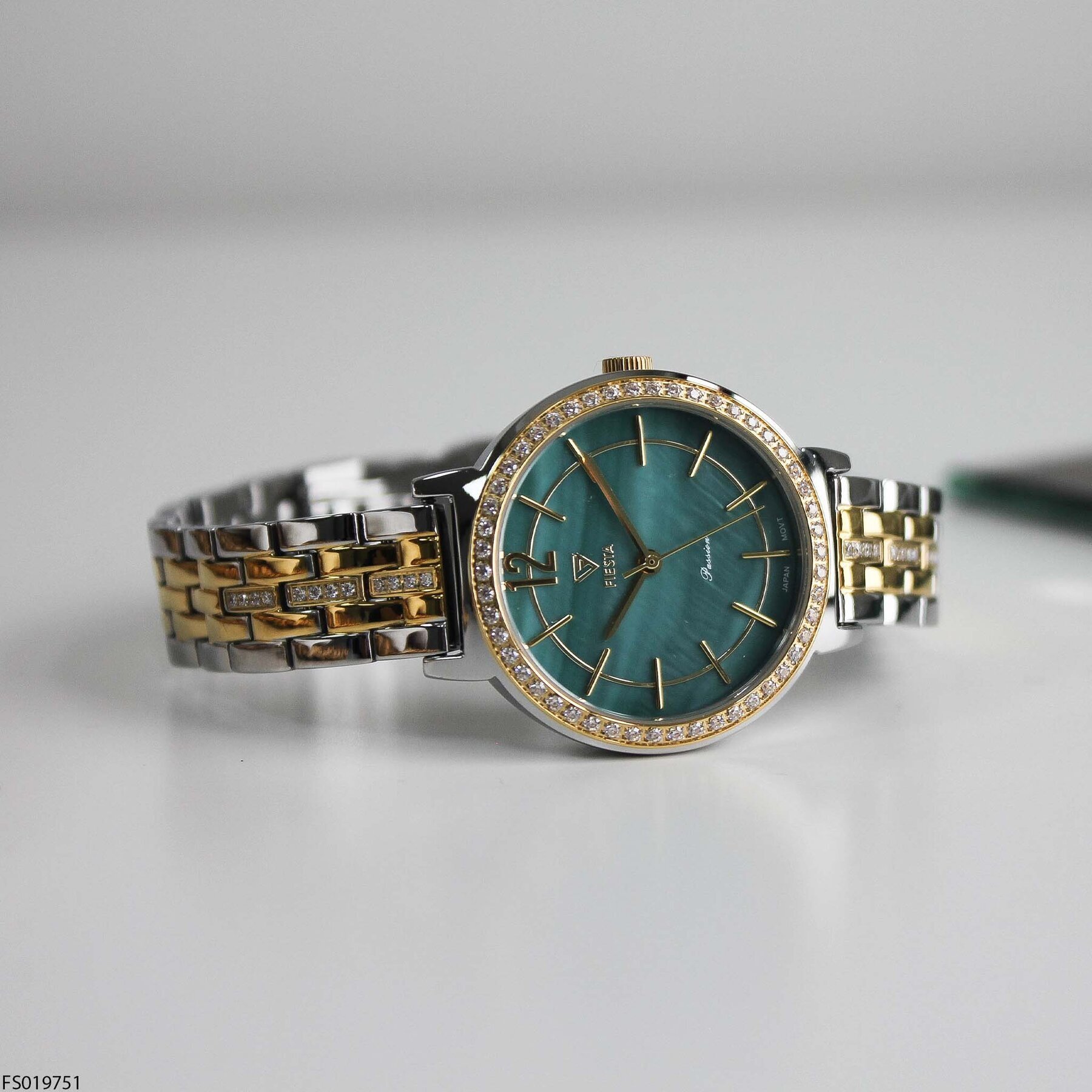 Fiesta FS019751 Çelik Kordonlu Kadın Kol Saati