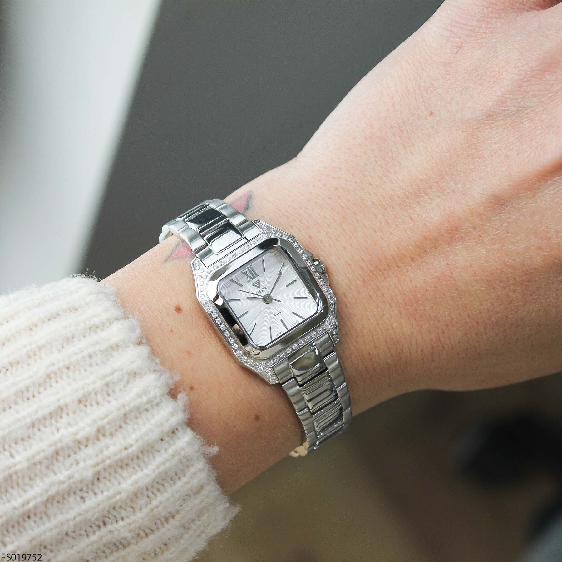 Fiesta FS019752 Çelik Kordonlu Kadın Kol Saati