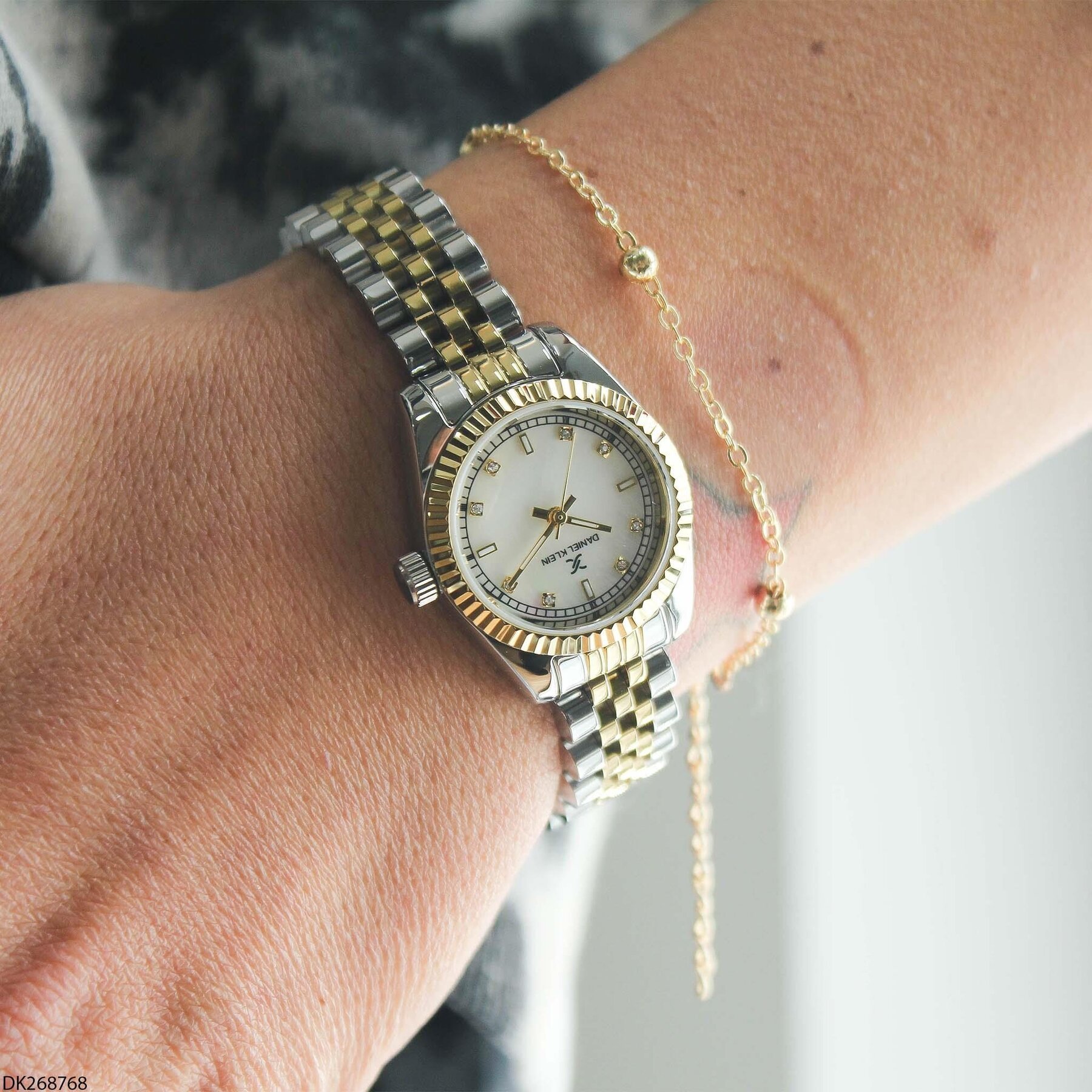 Daniel Klein DK268768 Çelik Kordonlu Kadın Kol Saati