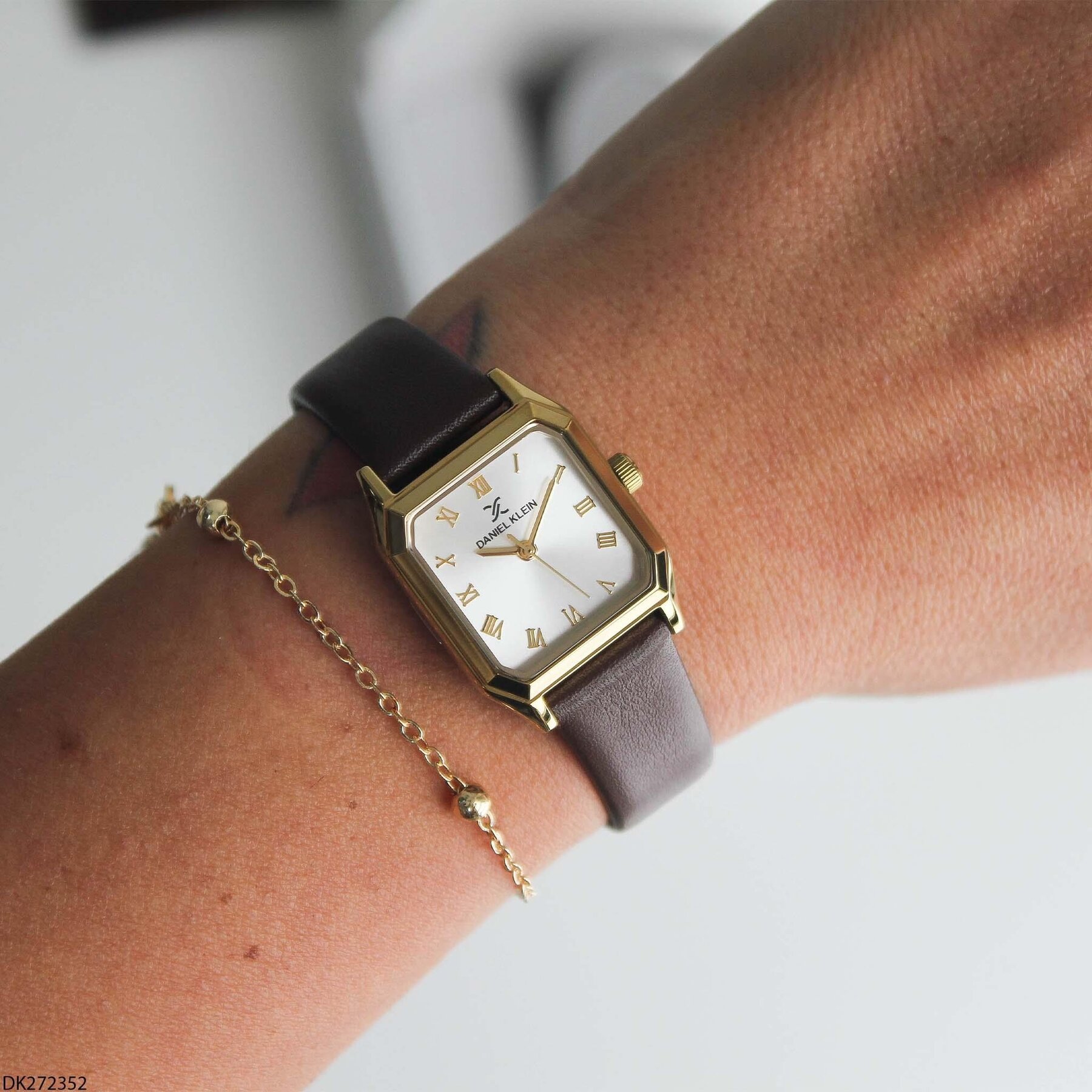 Daniel Klein DK272352 Deri Kordonlu Kadın Kol Saati