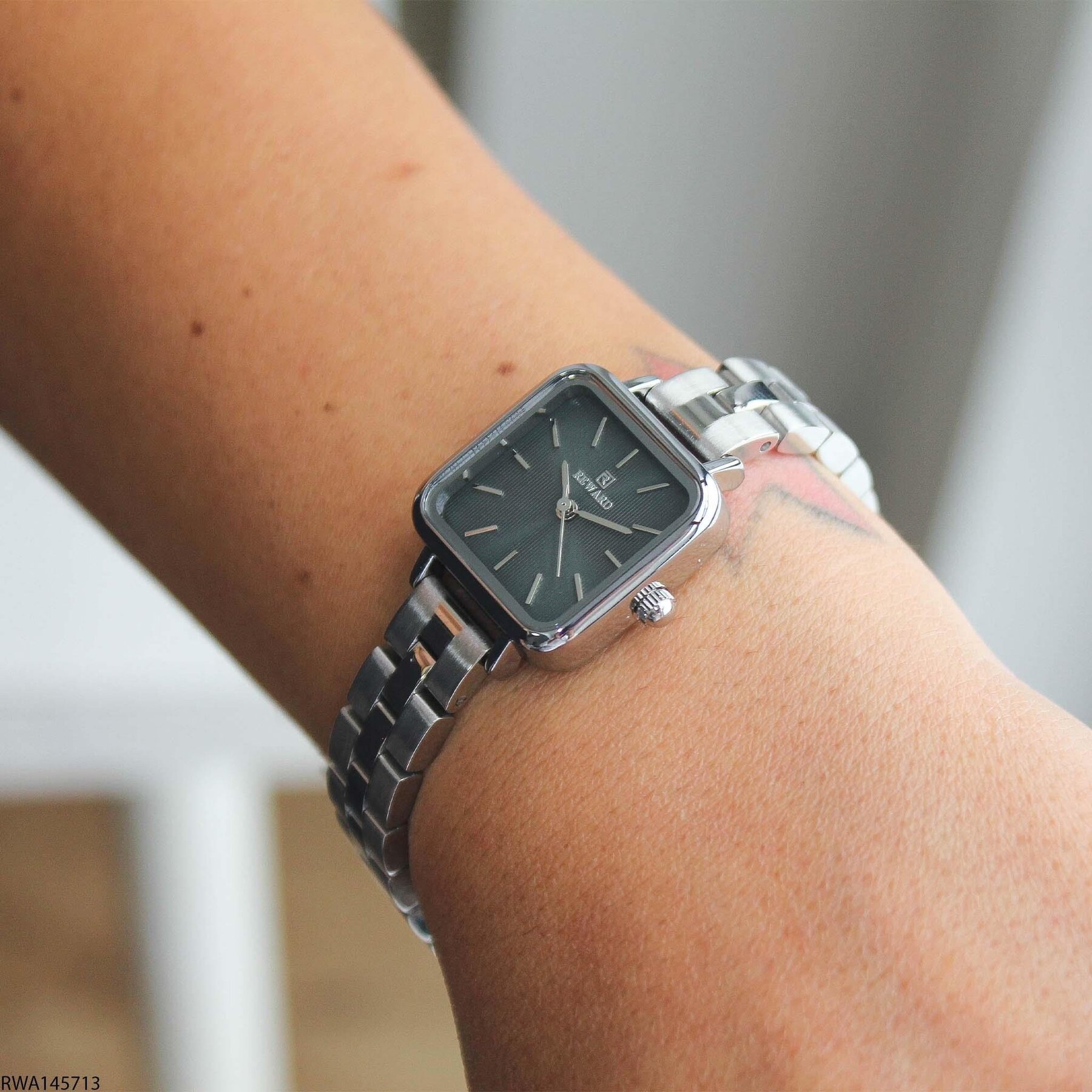 Reward RWA145713 Çelik Kordonlu Kadın Kol Saati