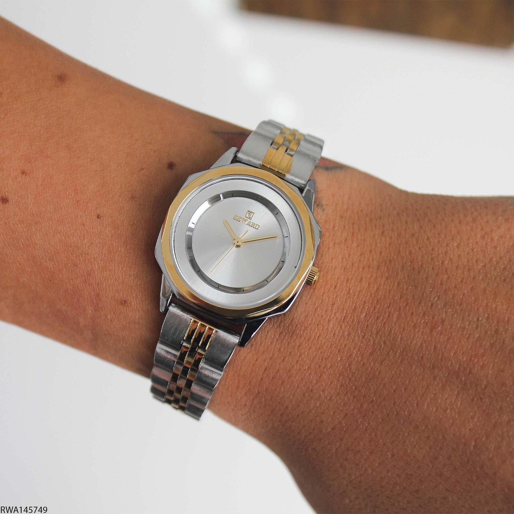 Reward RWA145749 Çelik Kordonlu Kadın Kol Saati