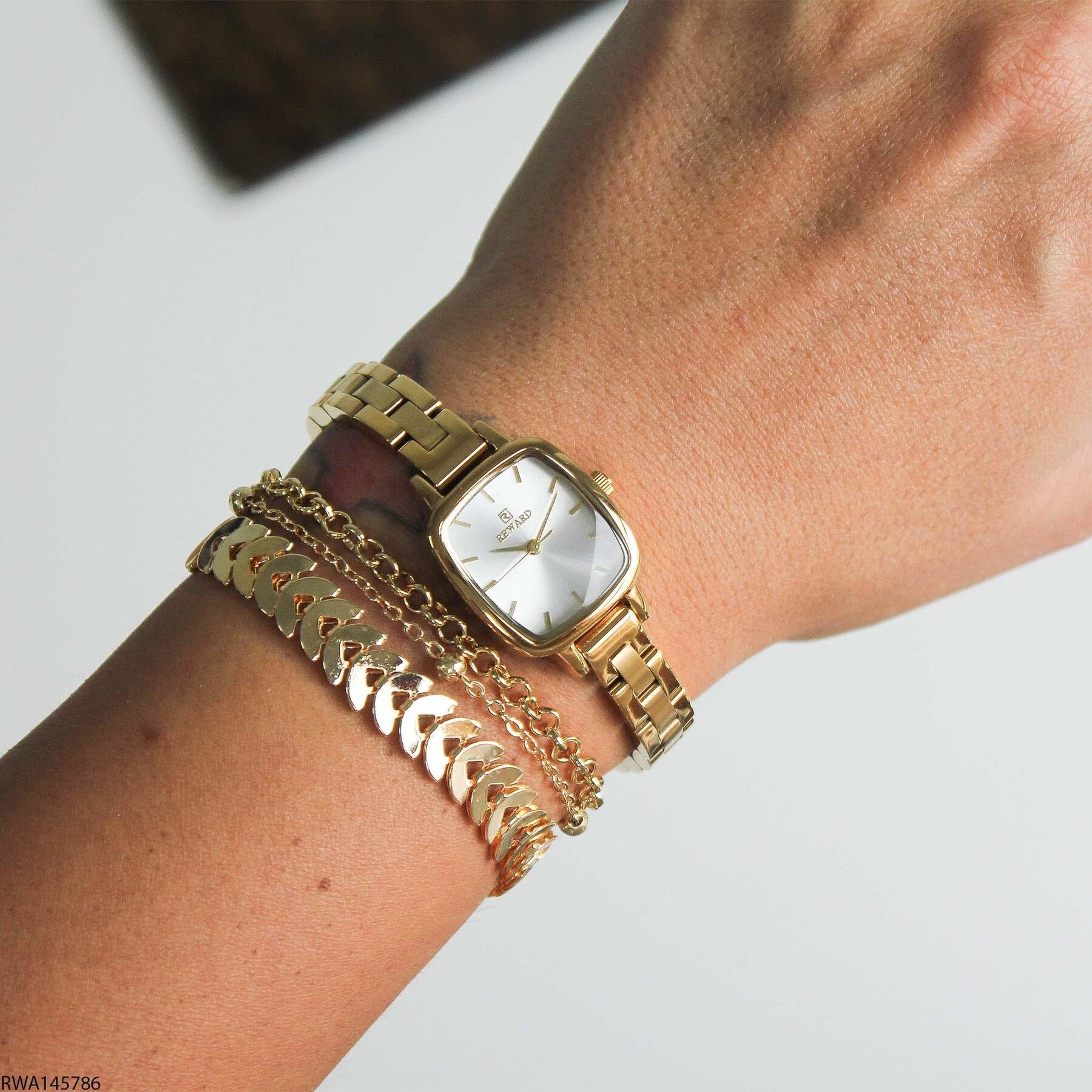 Reward RWA145786 Çelik Kordonlu Kadın Kol Saati